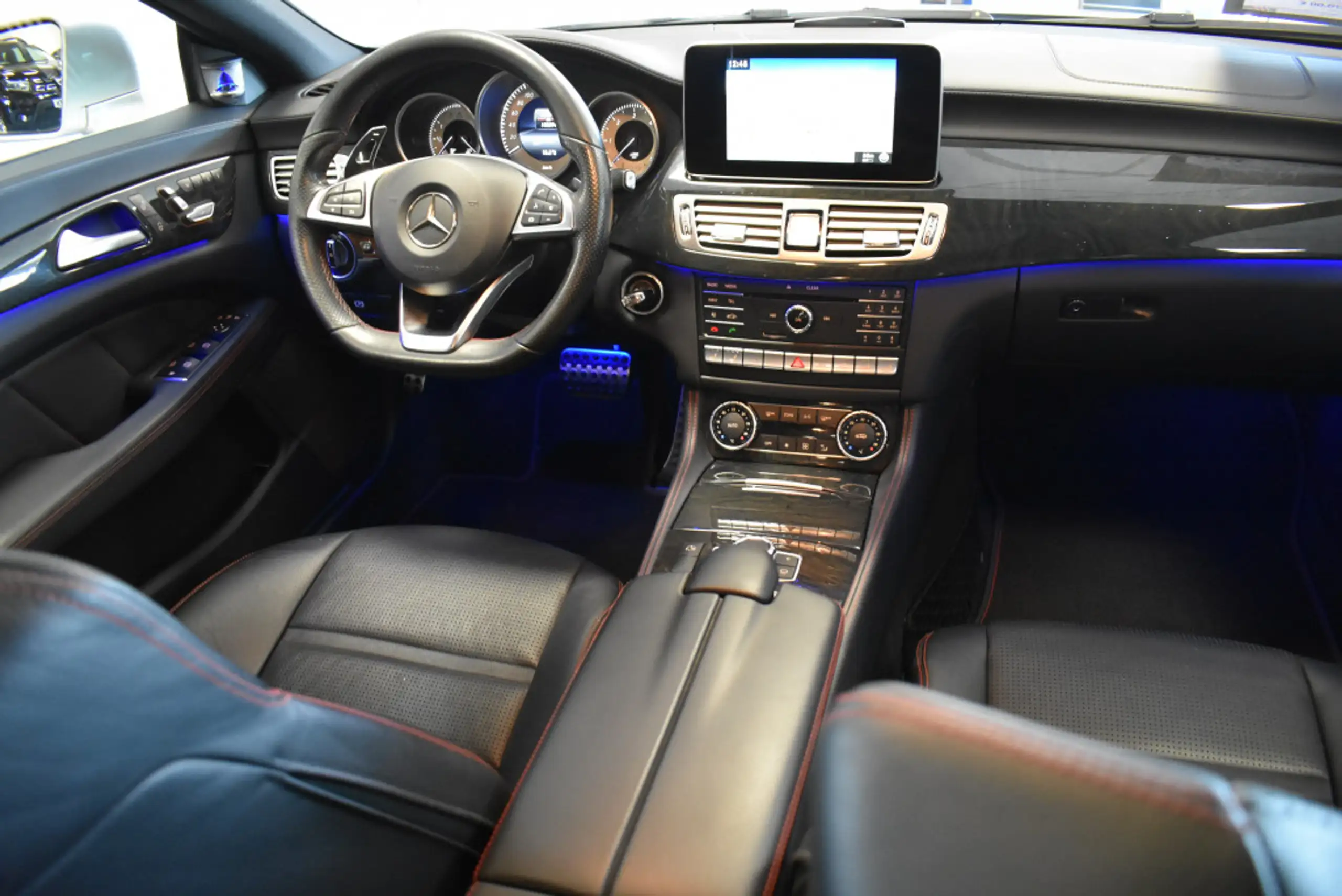 Mercedes-Benz - CLS