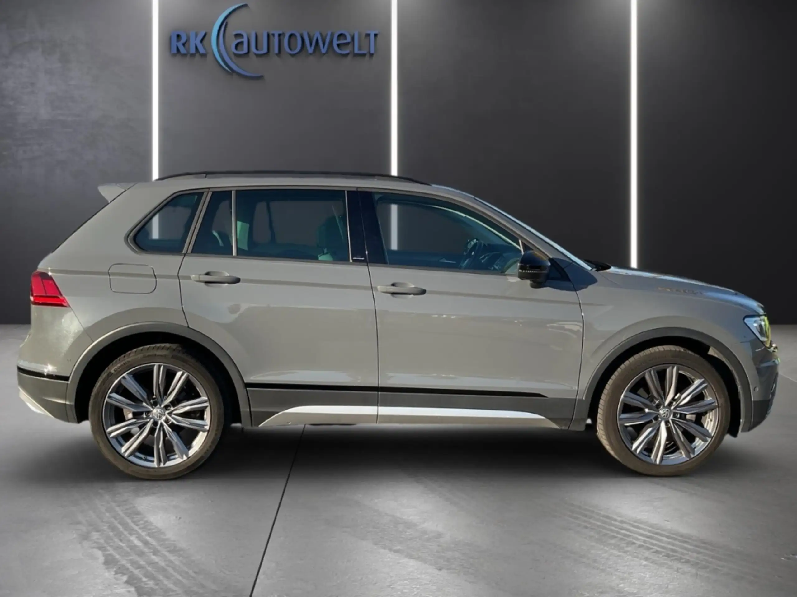 Volkswagen - Tiguan