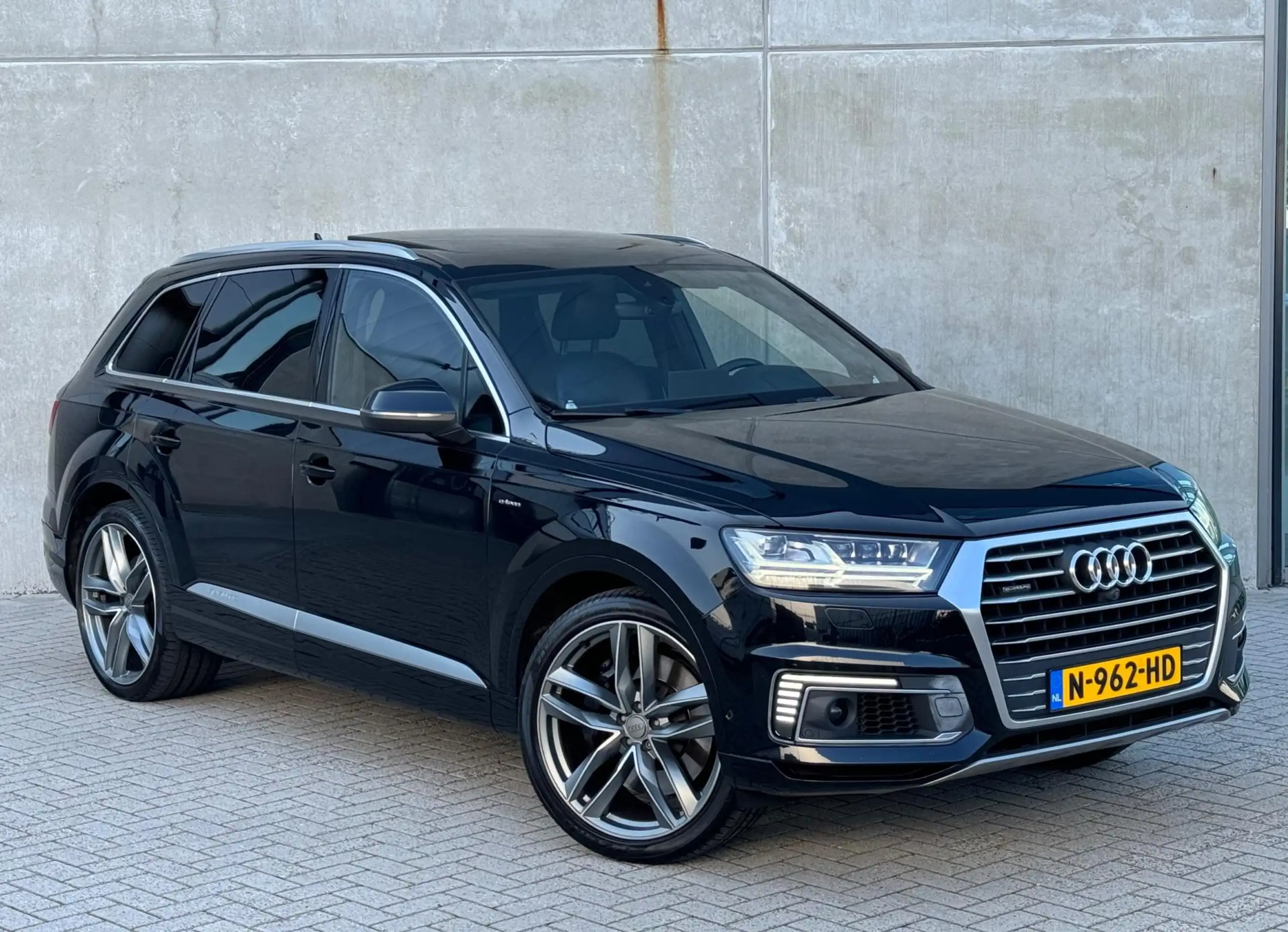 Audi - Q7