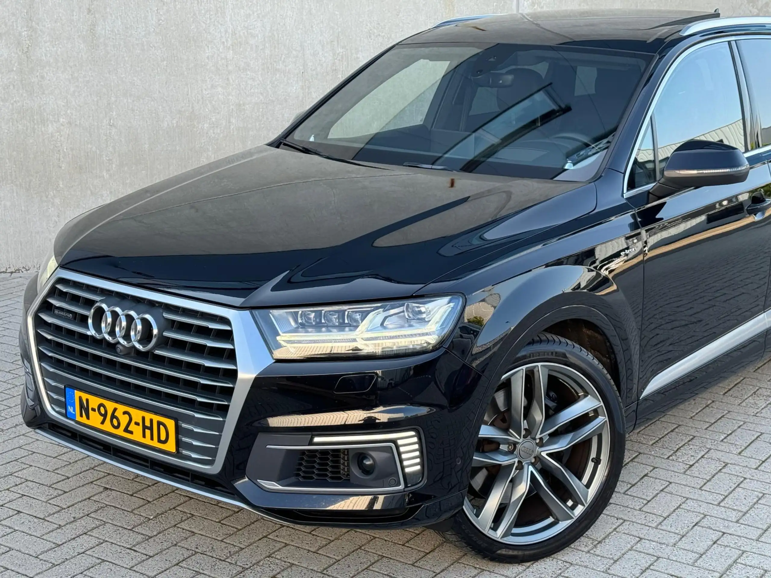 Audi - Q7