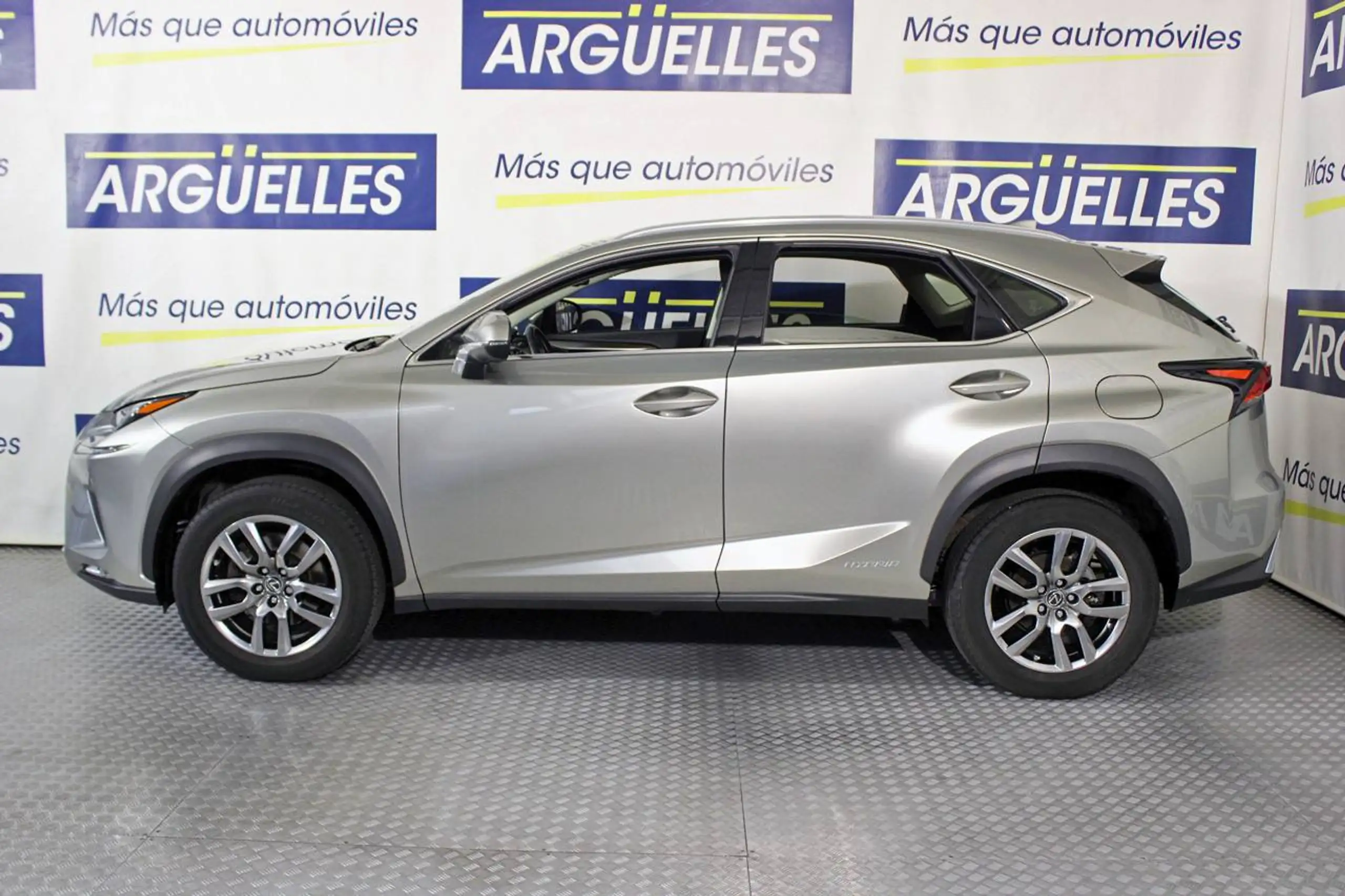 Lexus - NX 300h