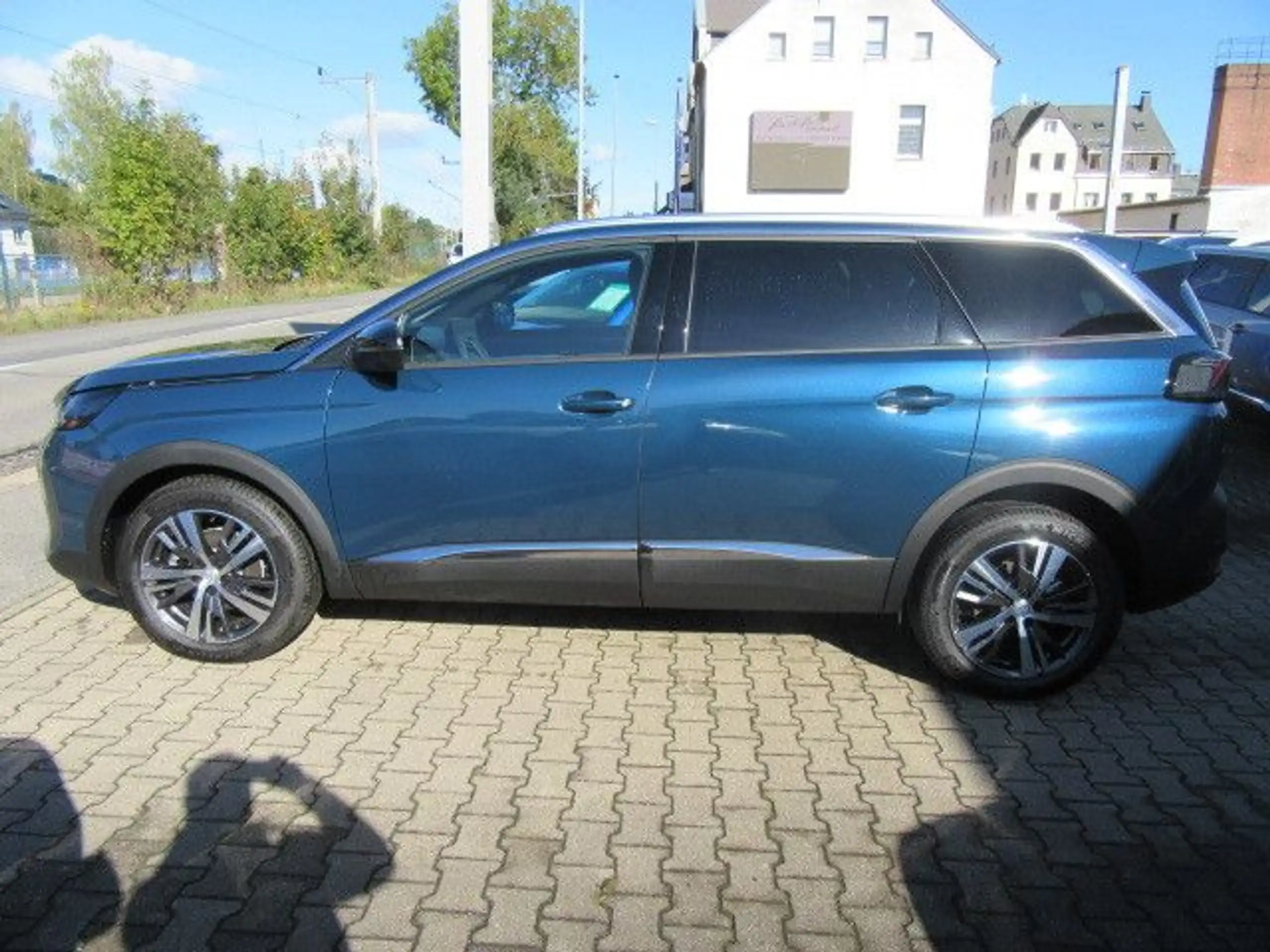 Peugeot - 5008