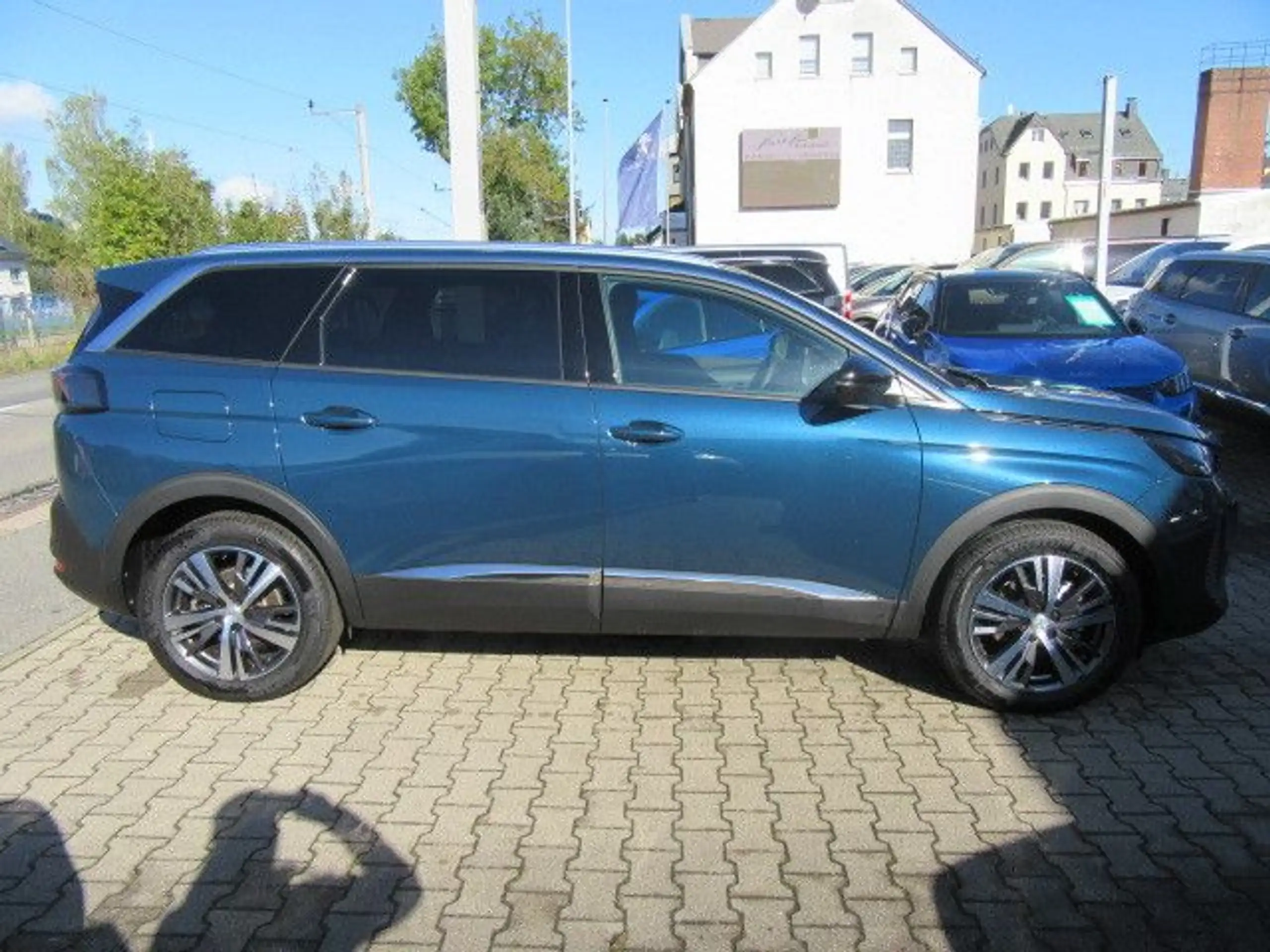 Peugeot - 5008