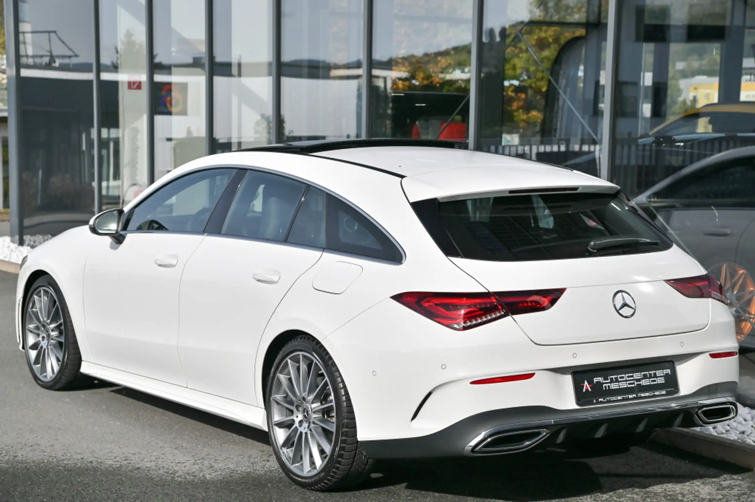 Mercedes-Benz - CLA 200