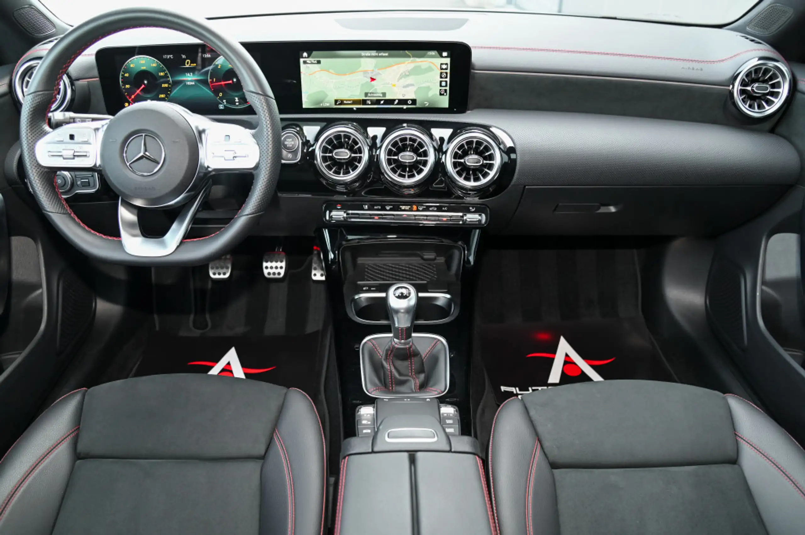 Mercedes-Benz - CLA 200