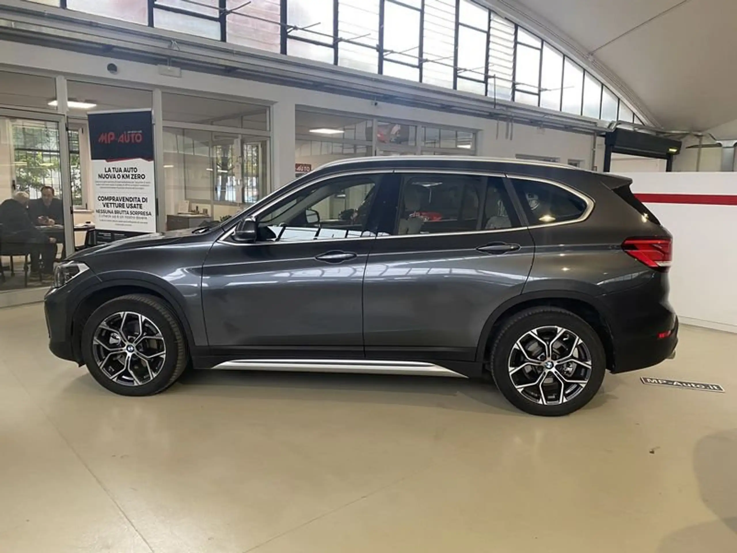 BMW - X1