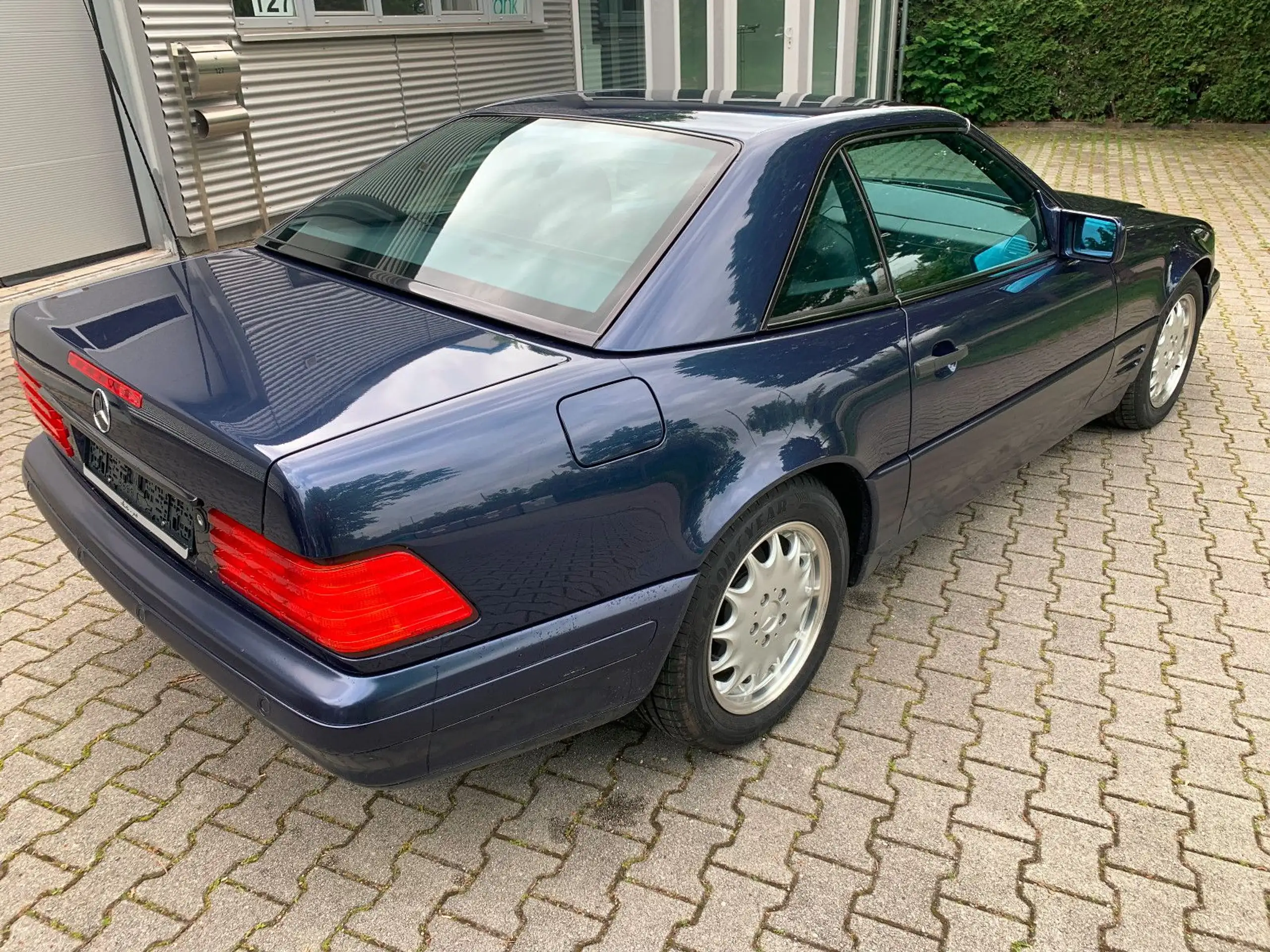 Mercedes-Benz - SL 320