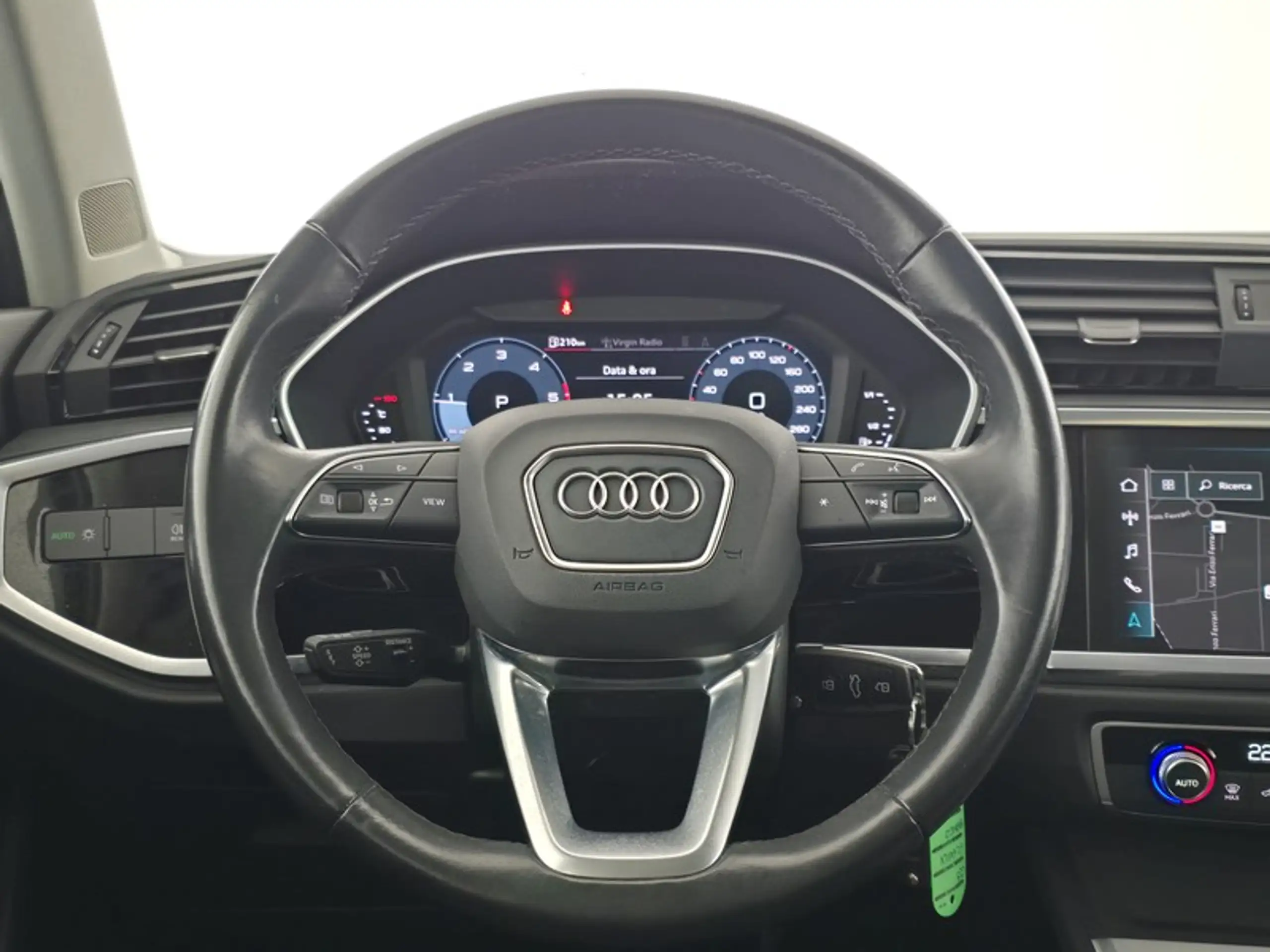 Audi - Q3