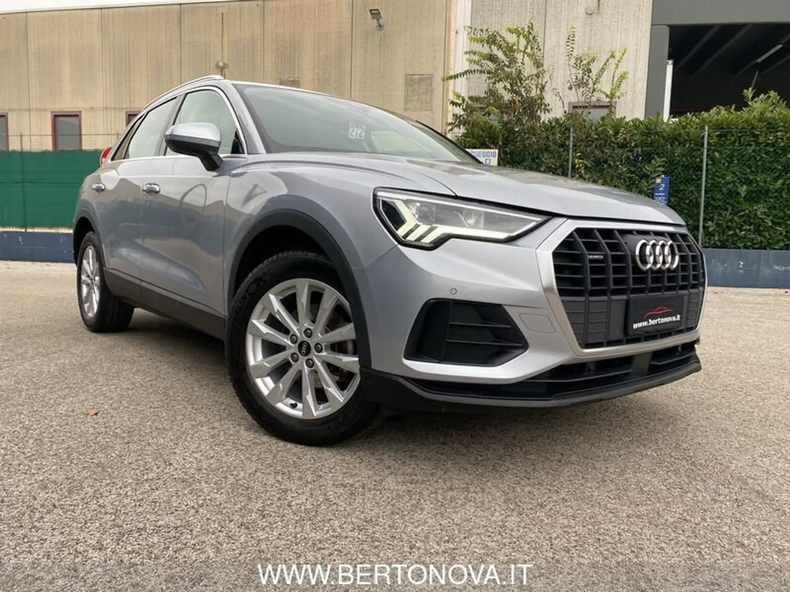 Audi - Q3