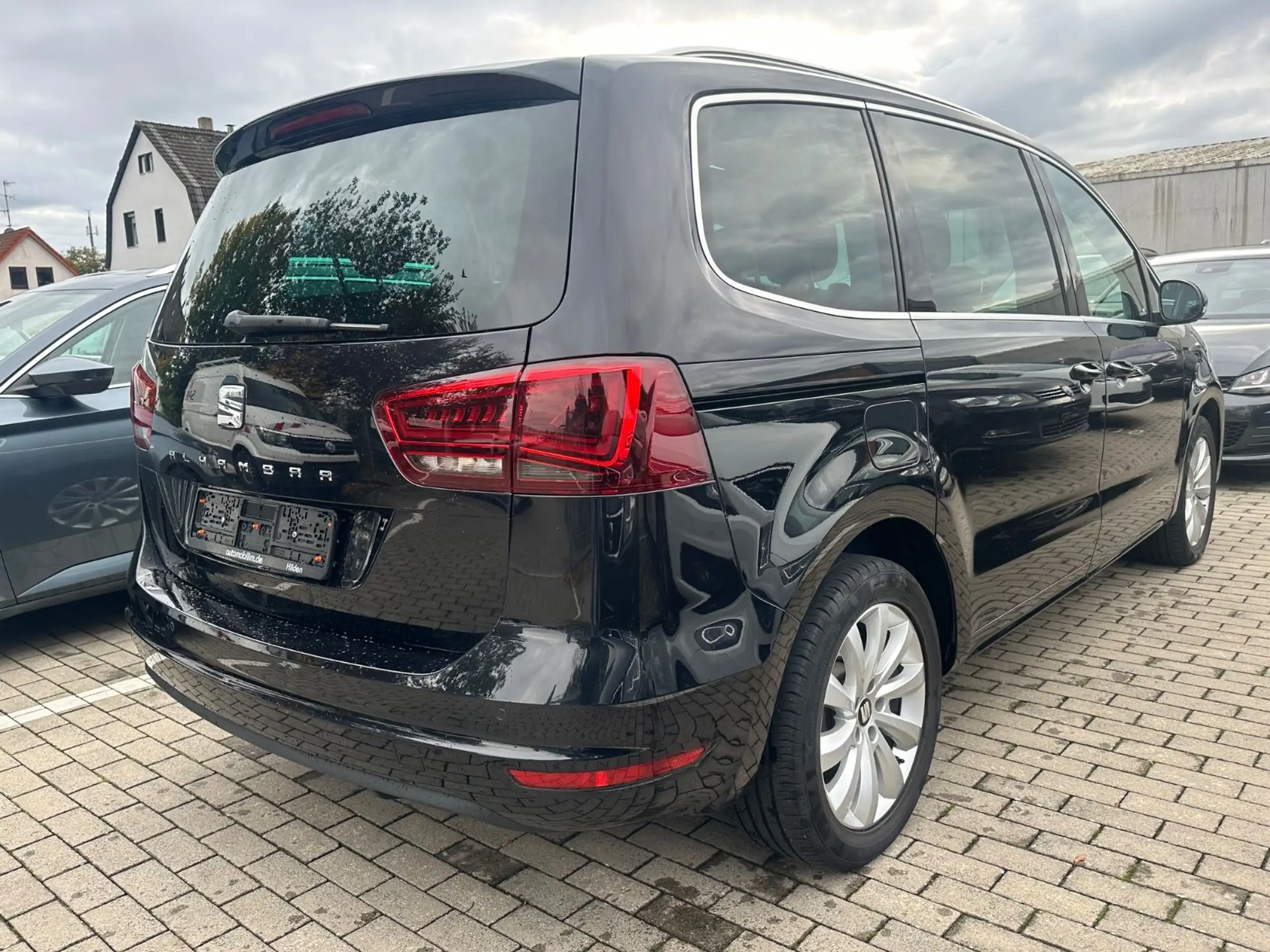 SEAT - Alhambra