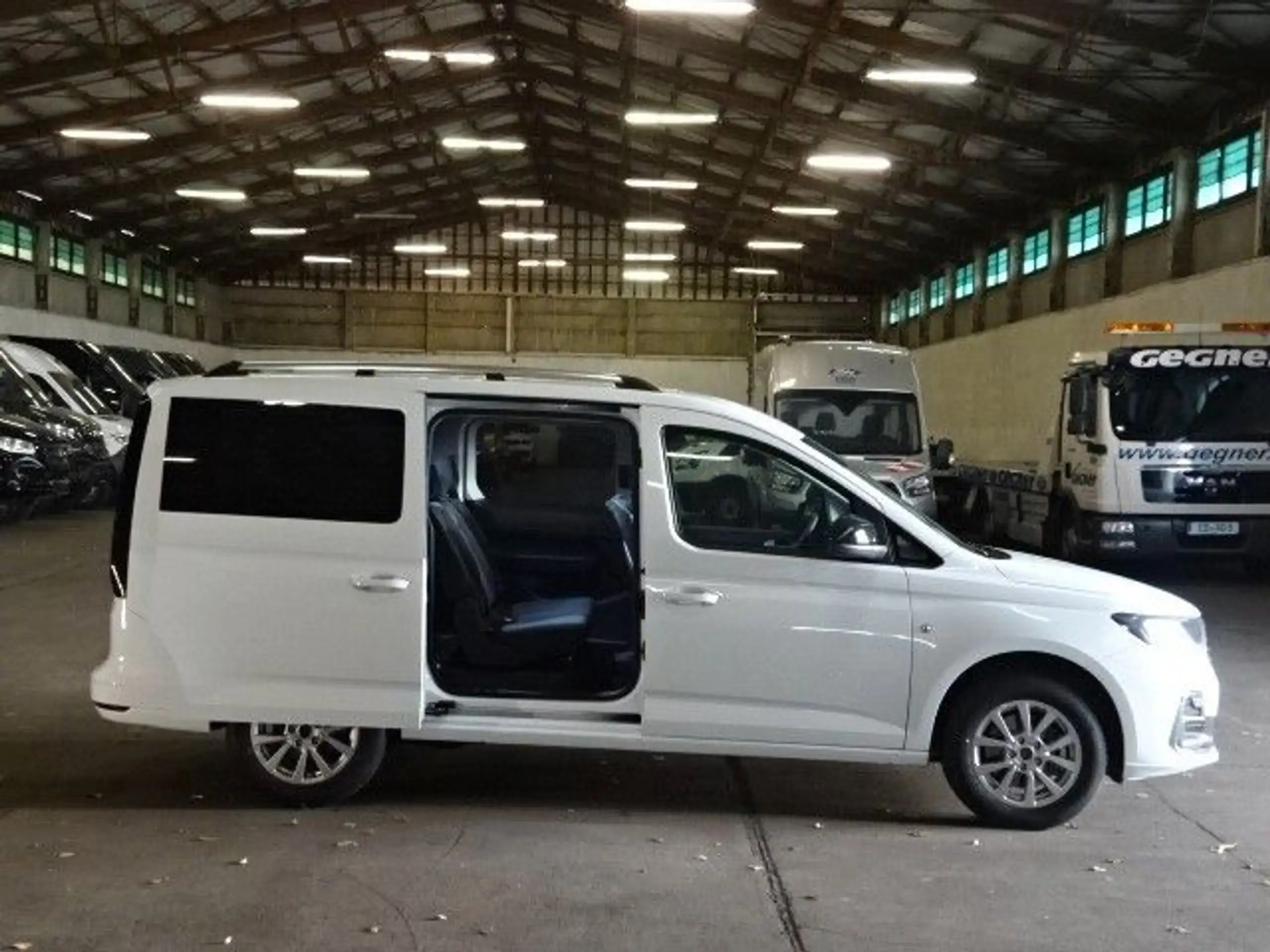 Ford - Grand Tourneo