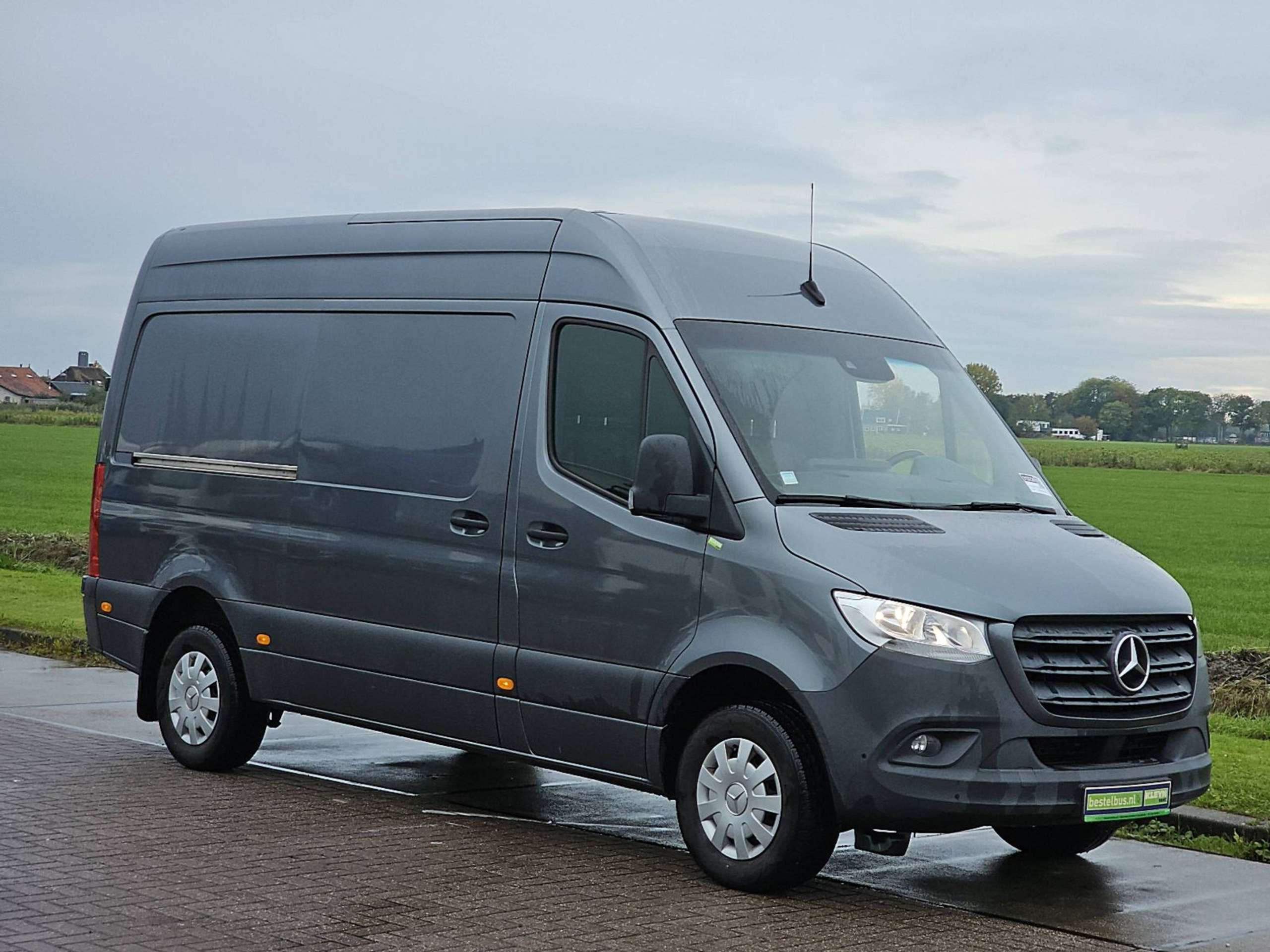 Mercedes-Benz - Sprinter