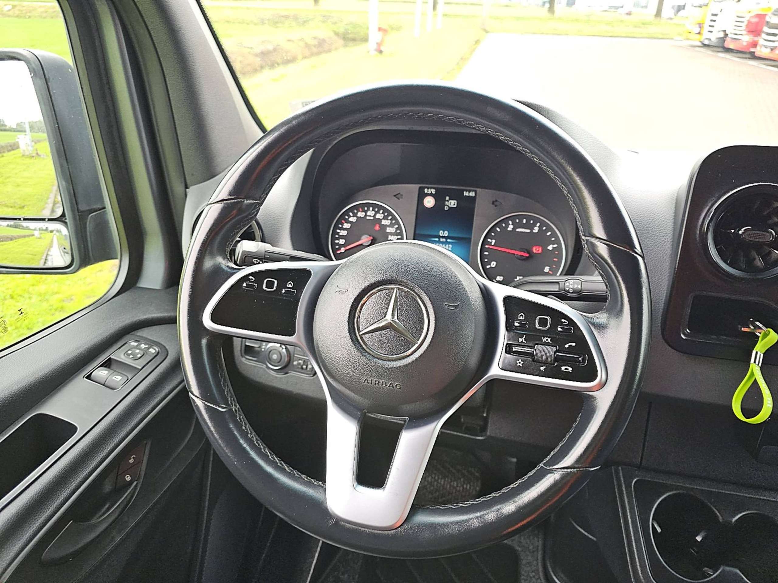 Mercedes-Benz - Sprinter