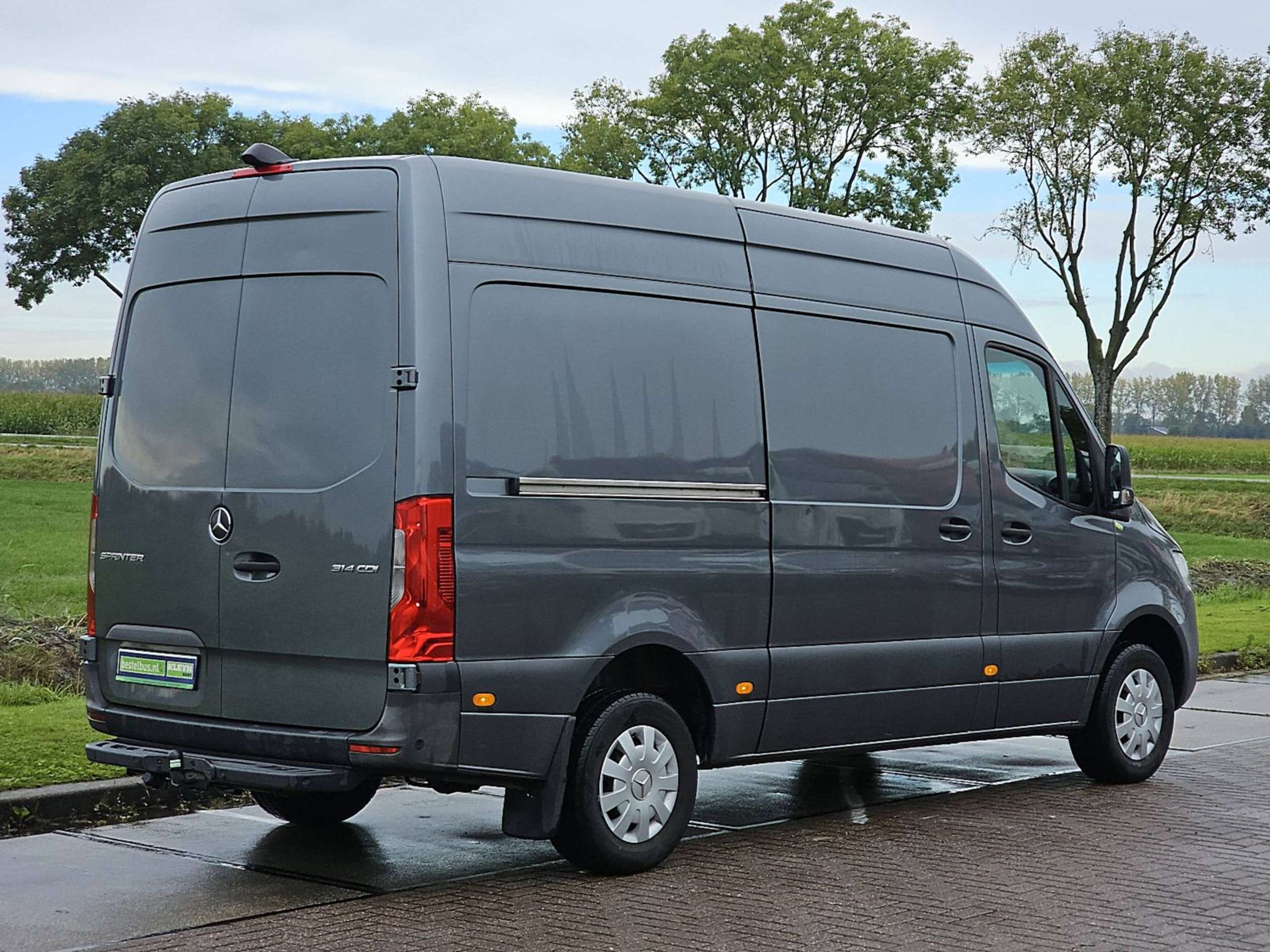 Mercedes-Benz - Sprinter