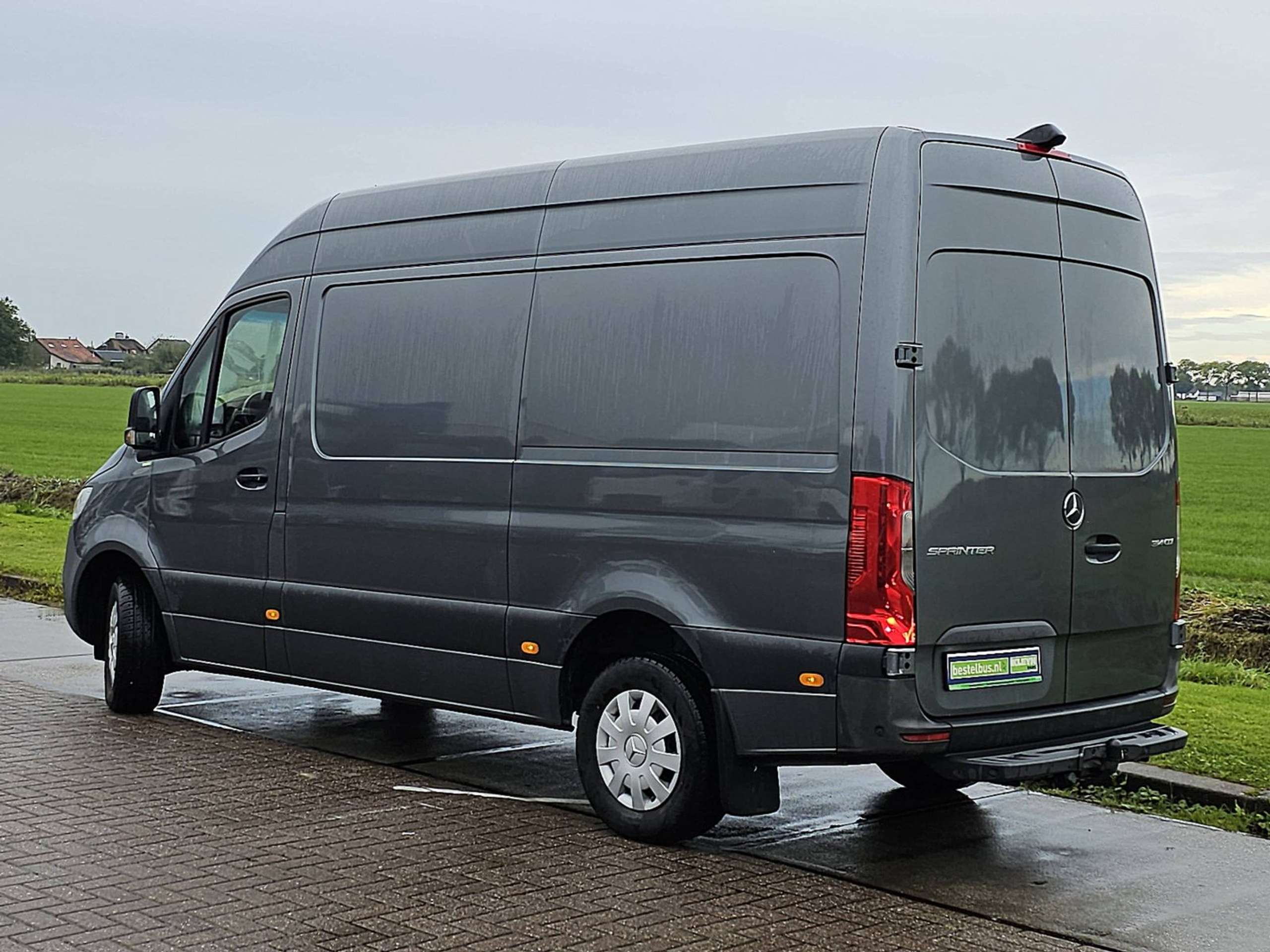 Mercedes-Benz - Sprinter