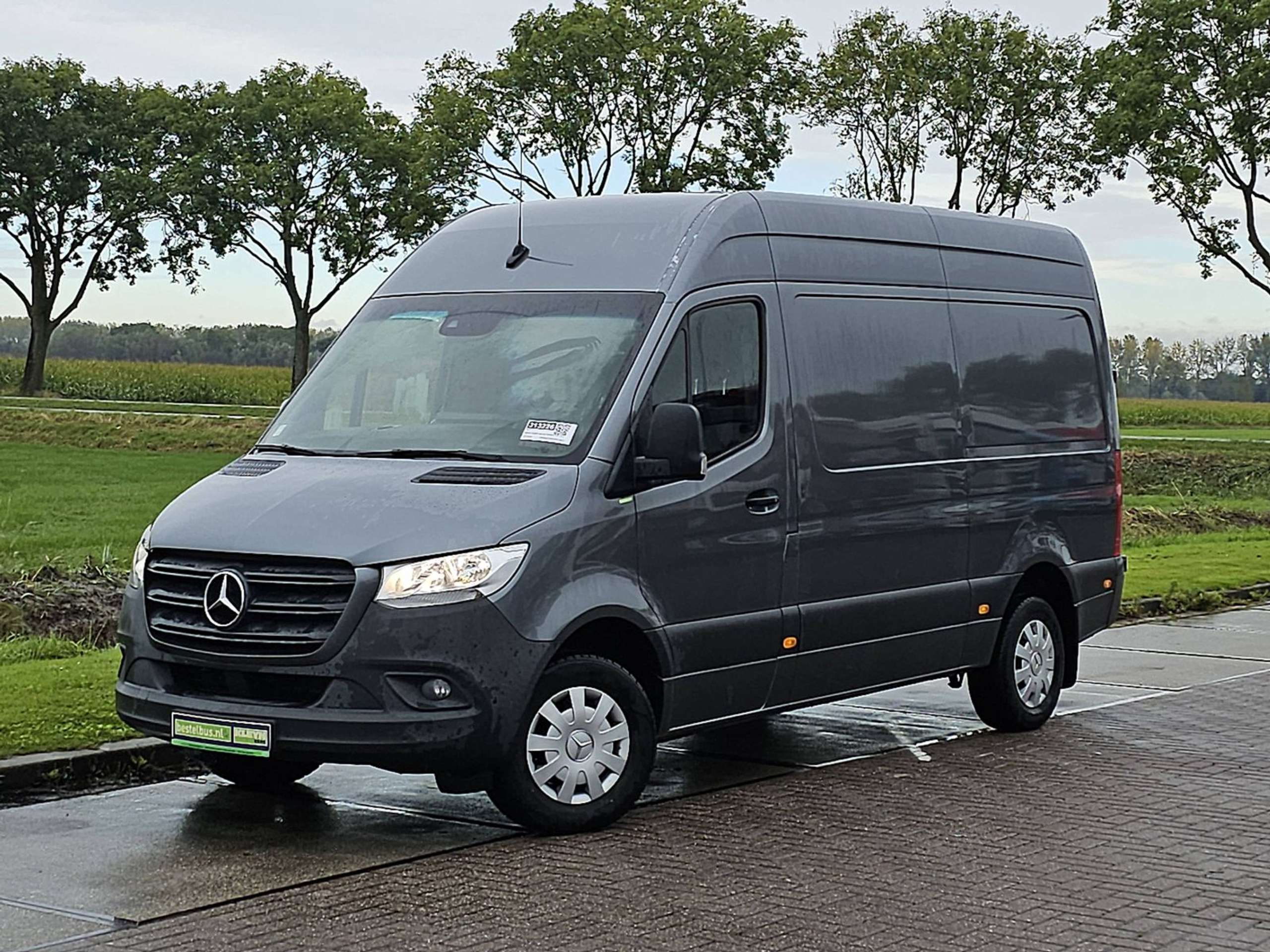 Mercedes-Benz - Sprinter