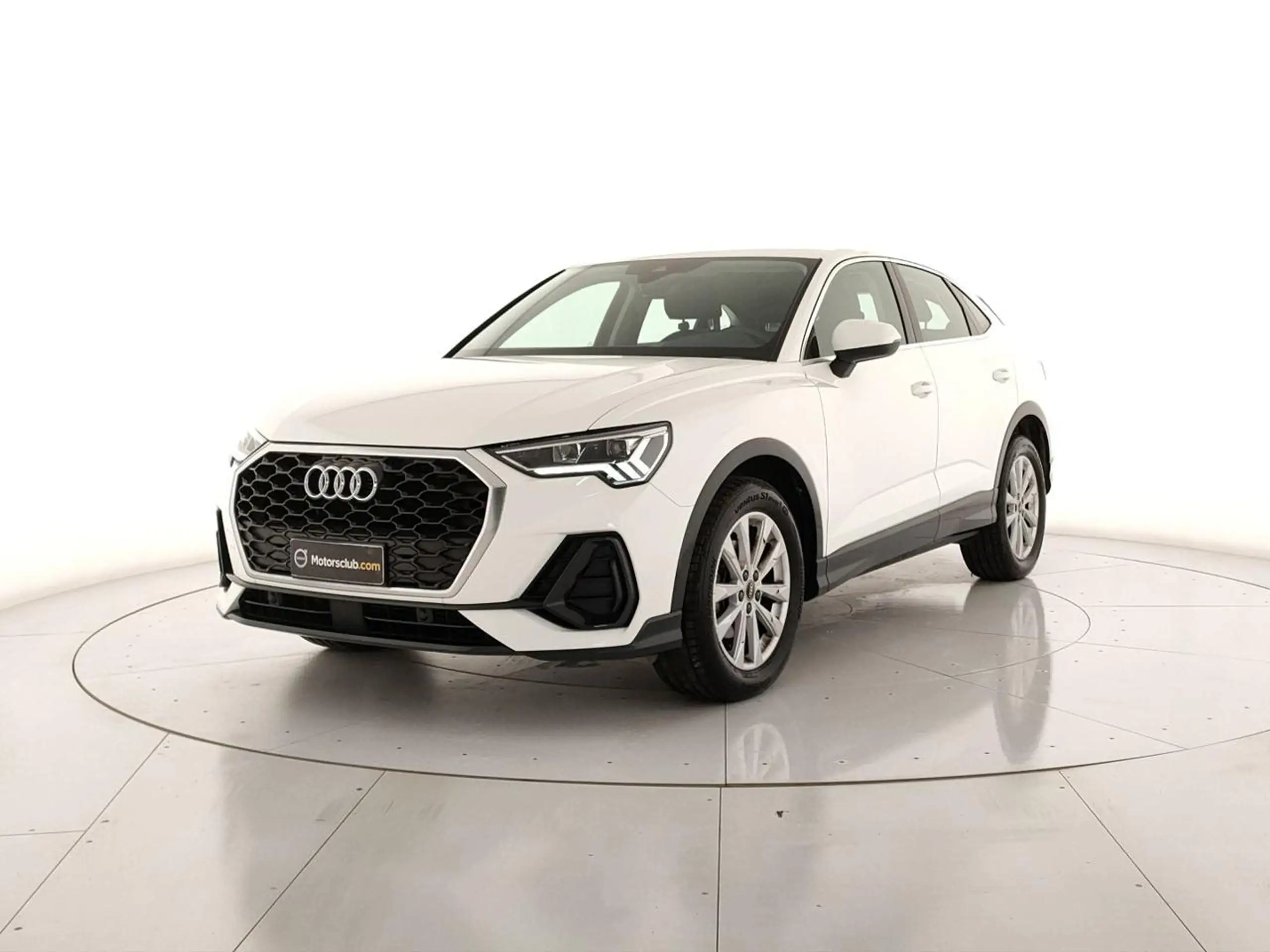 Audi - Q3