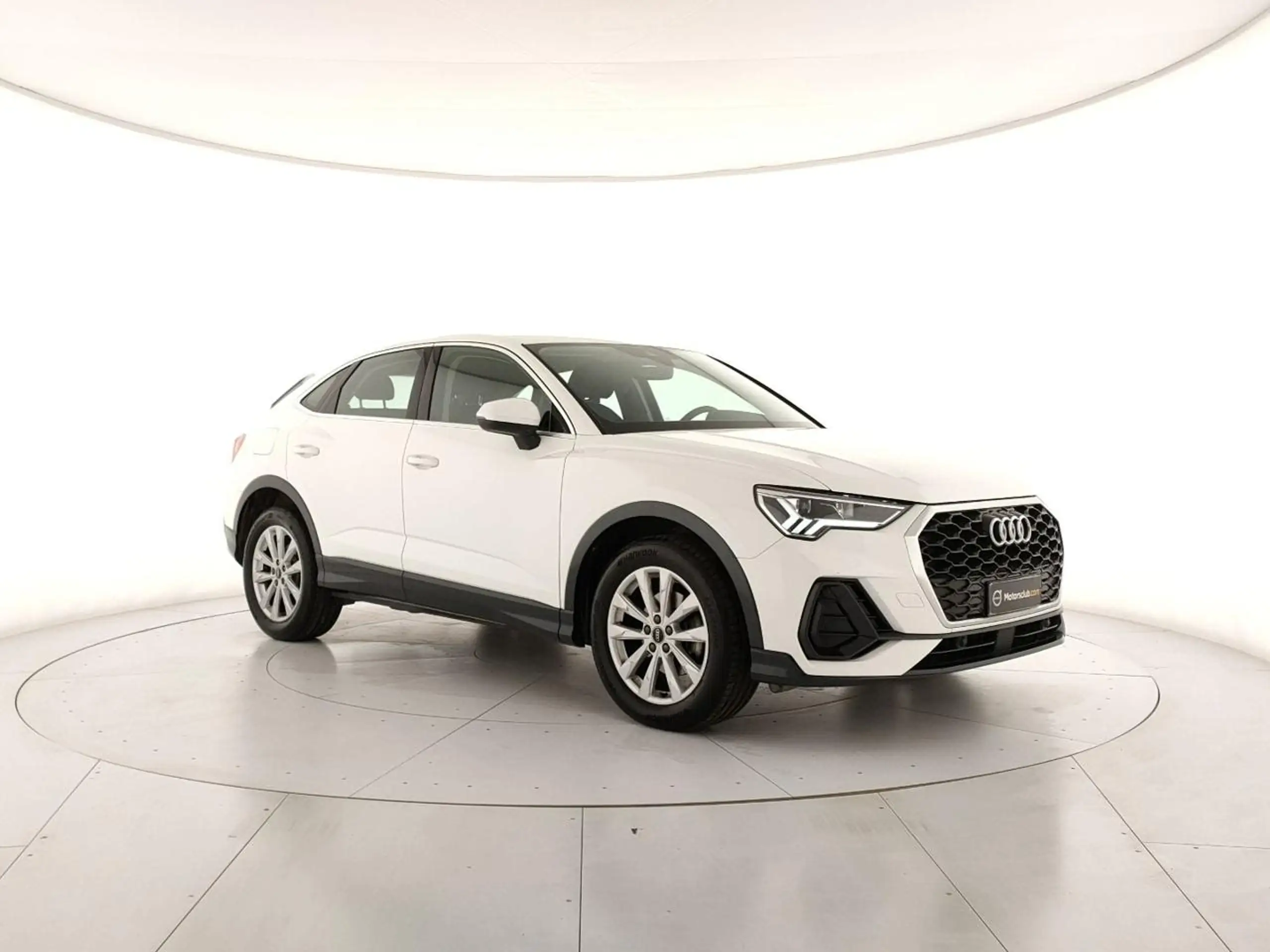 Audi - Q3