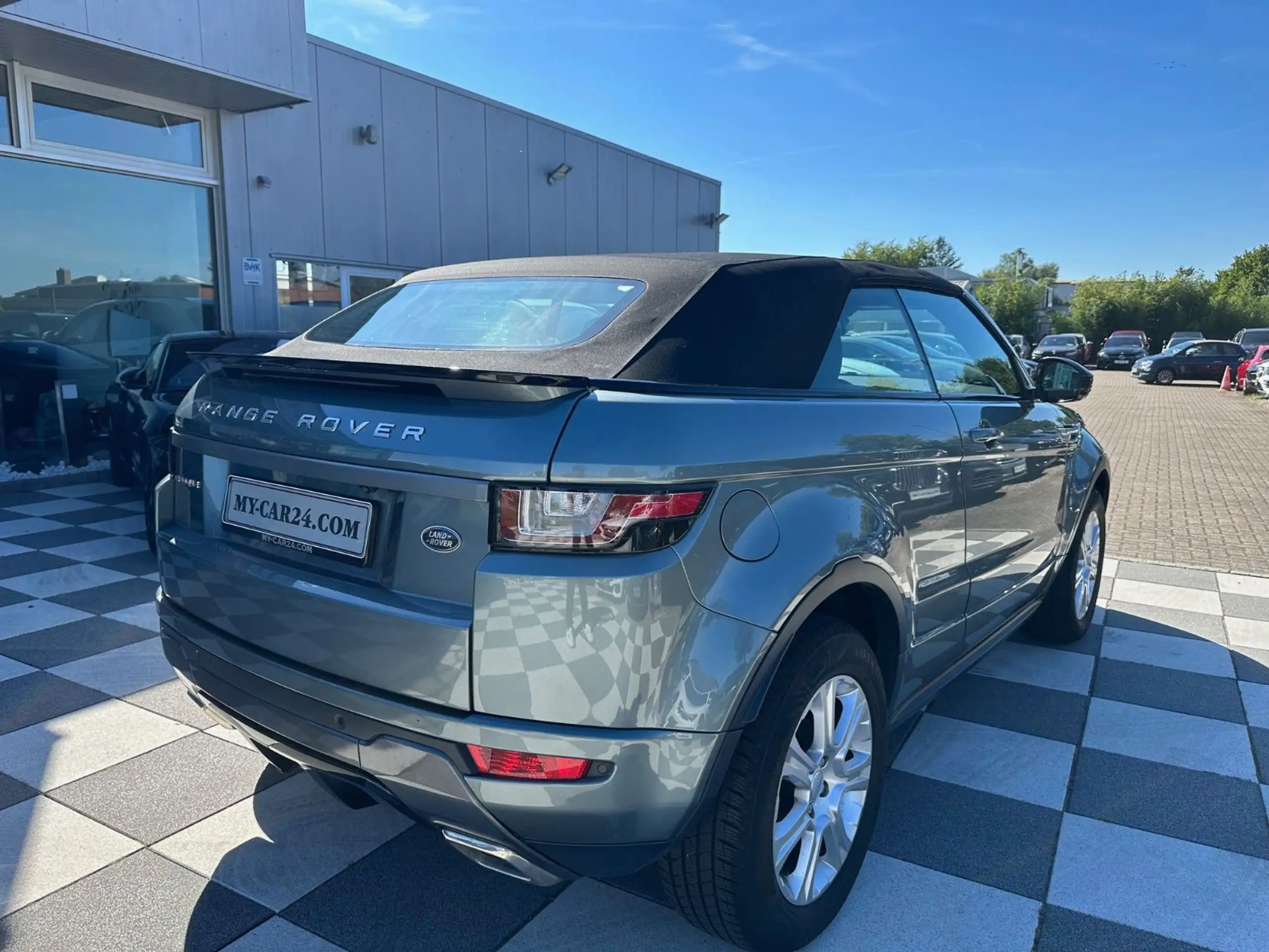 Land Rover - Range Rover Evoque