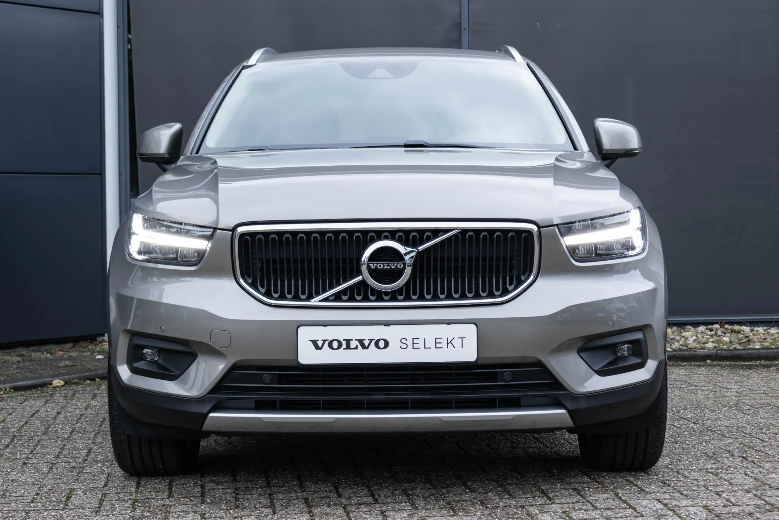 Volvo - XC40