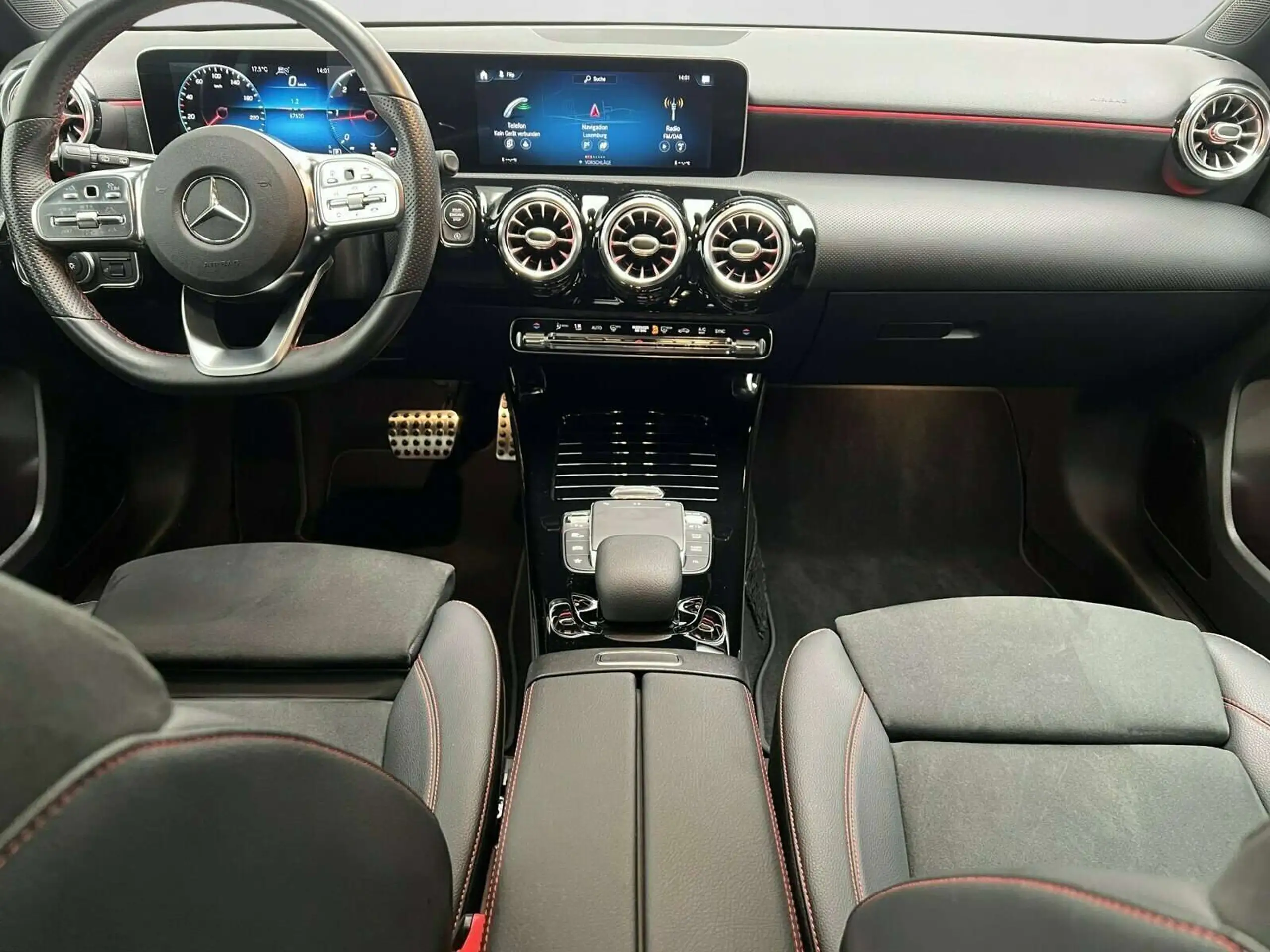 Mercedes-Benz - A 220