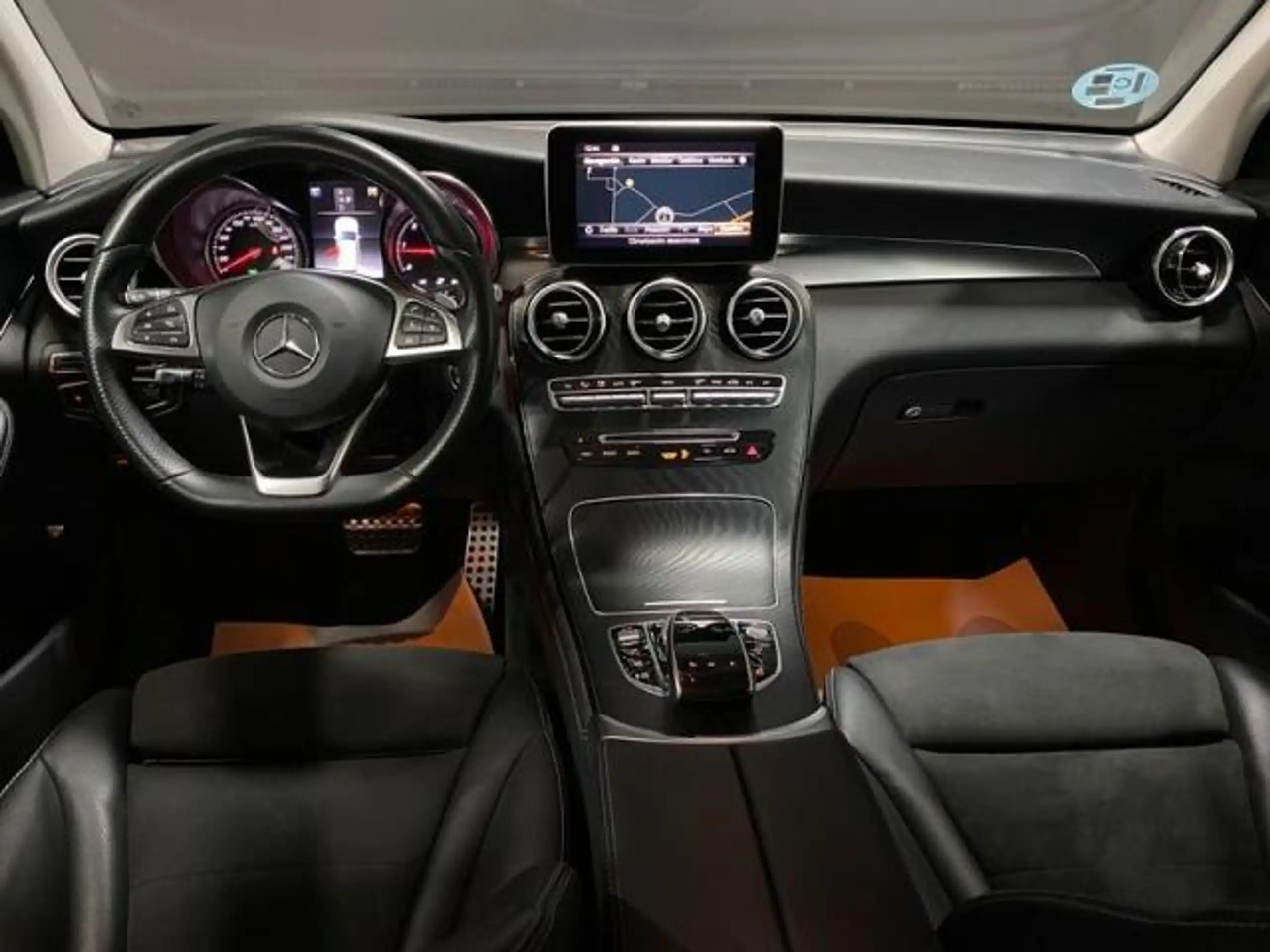 Mercedes-Benz - GLC 220