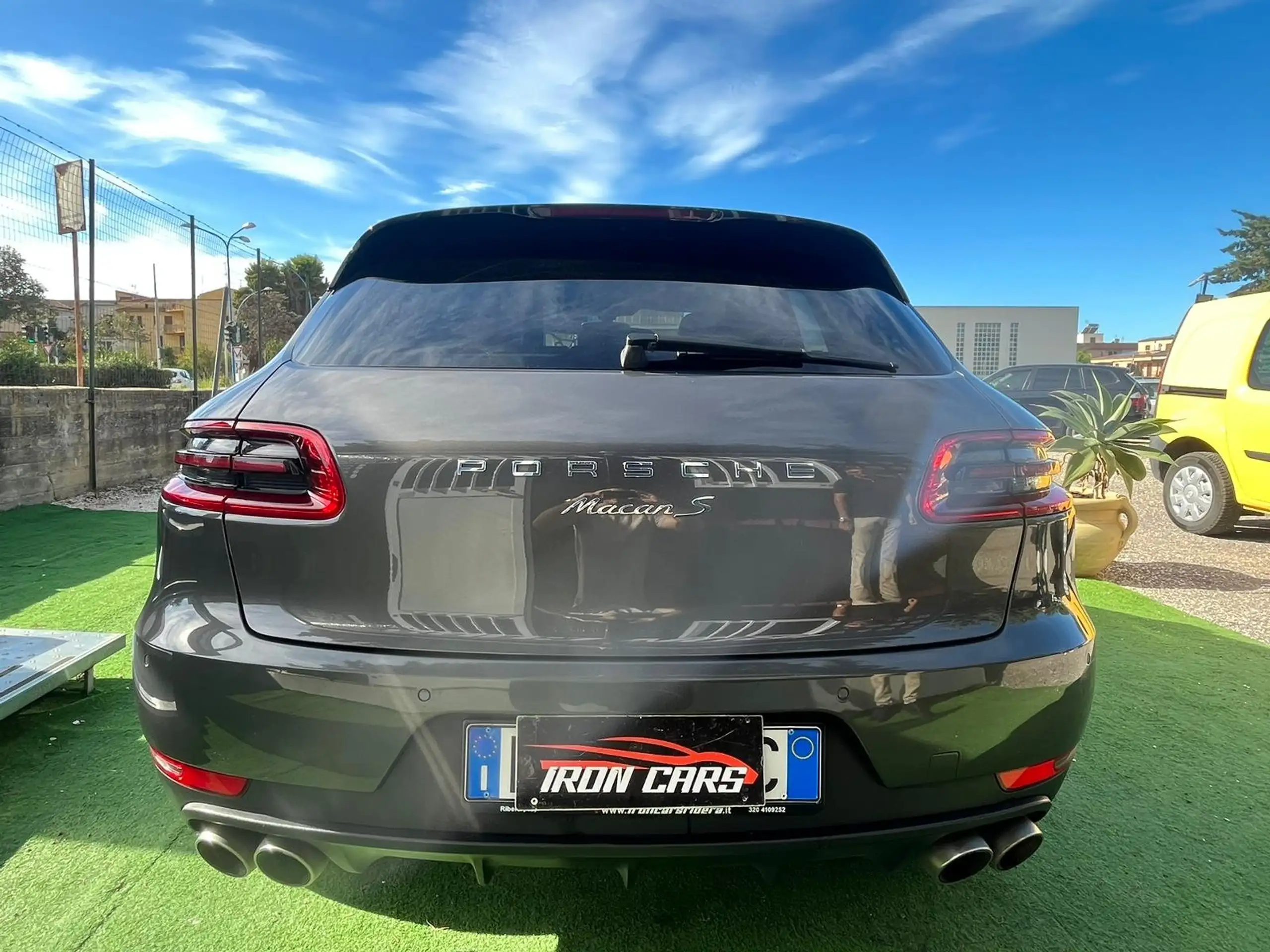 Porsche - Macan