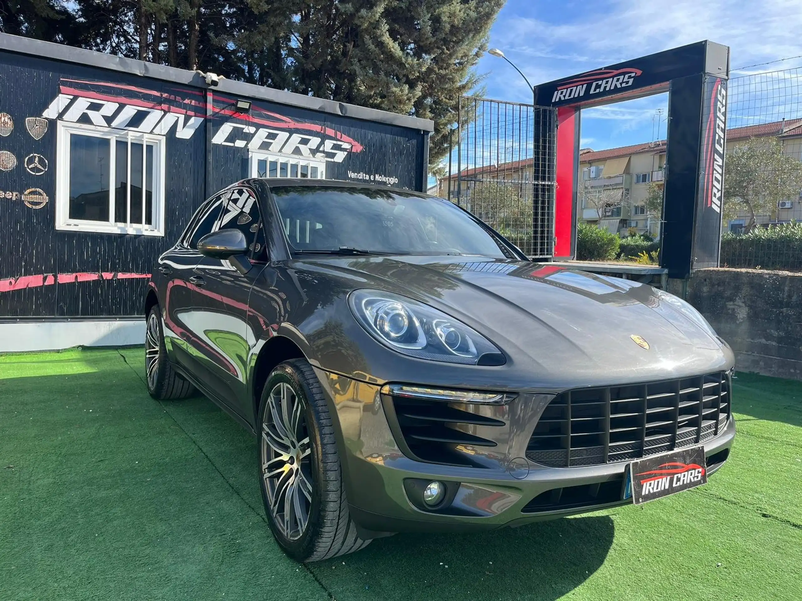 Porsche - Macan