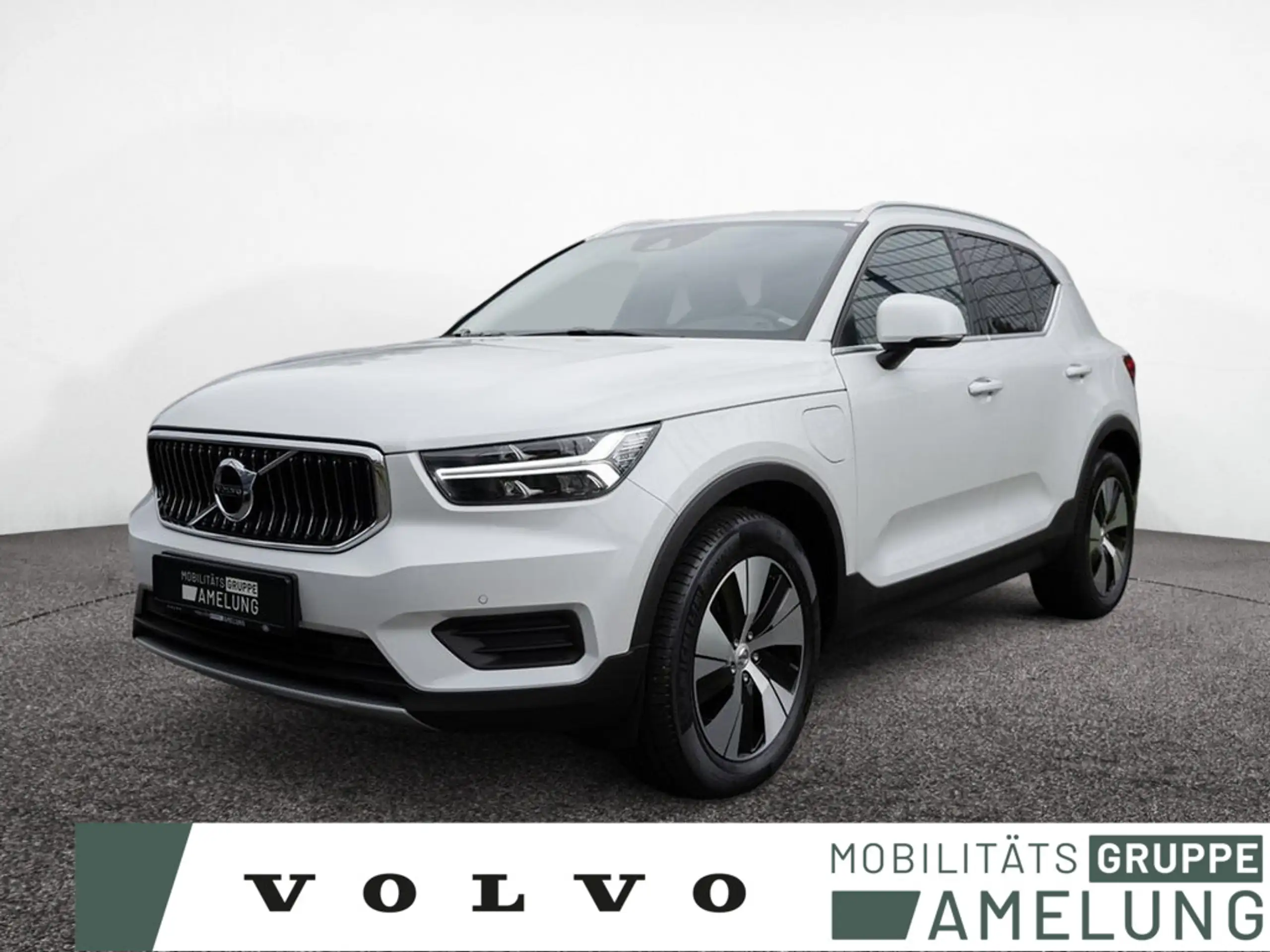 Volvo - XC40