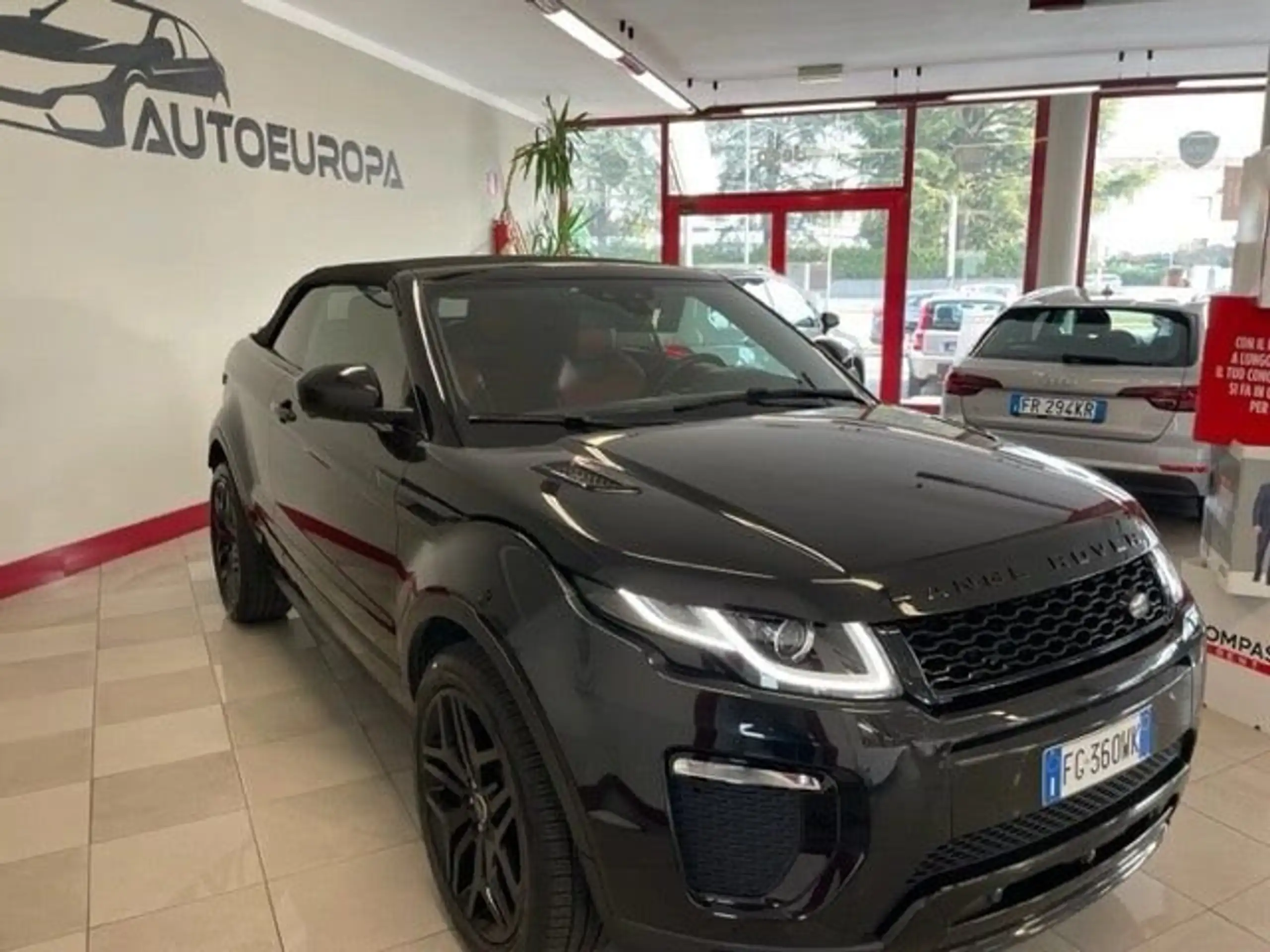 Land Rover - Range Rover Evoque