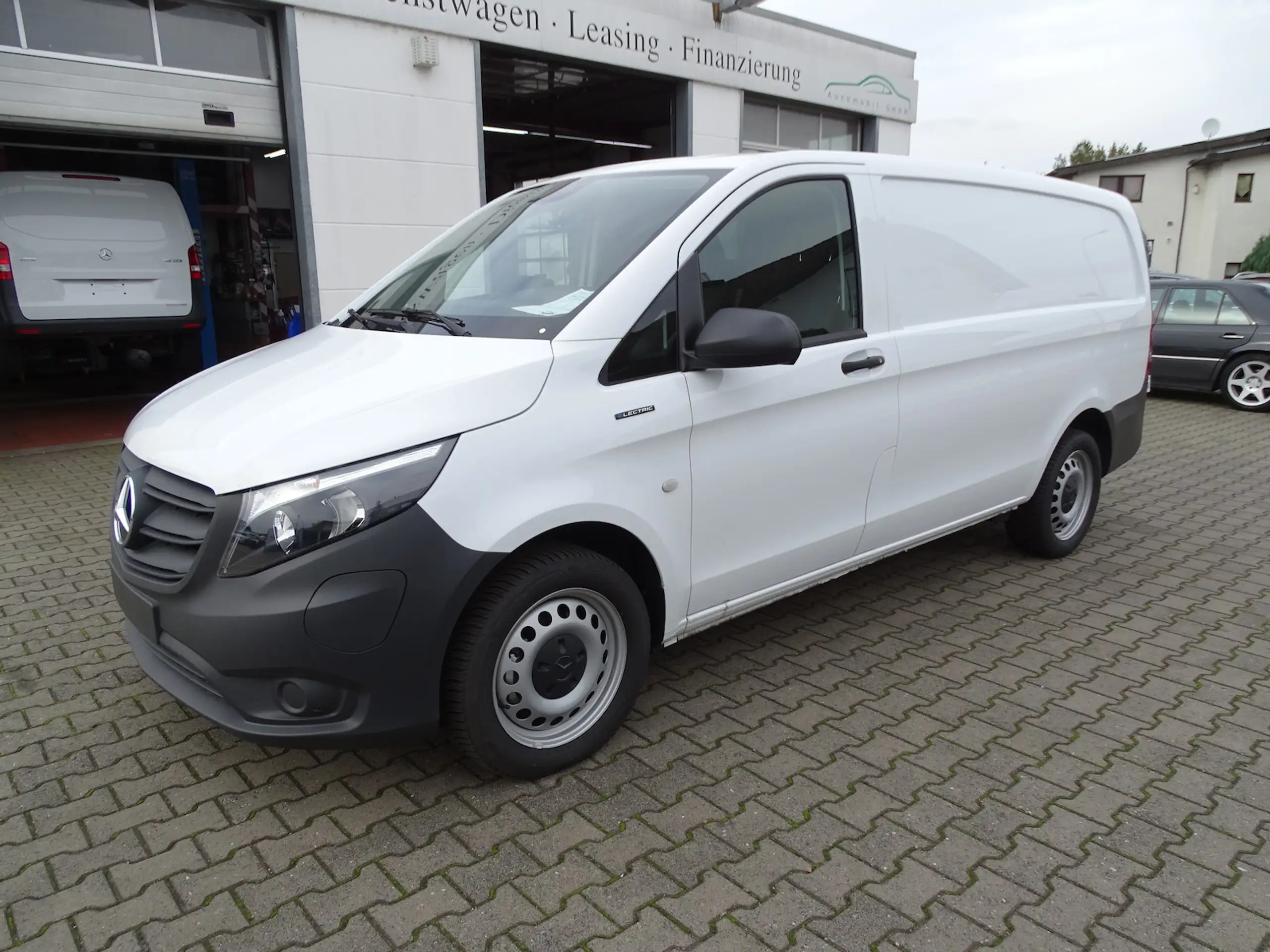 Mercedes-Benz - Vito