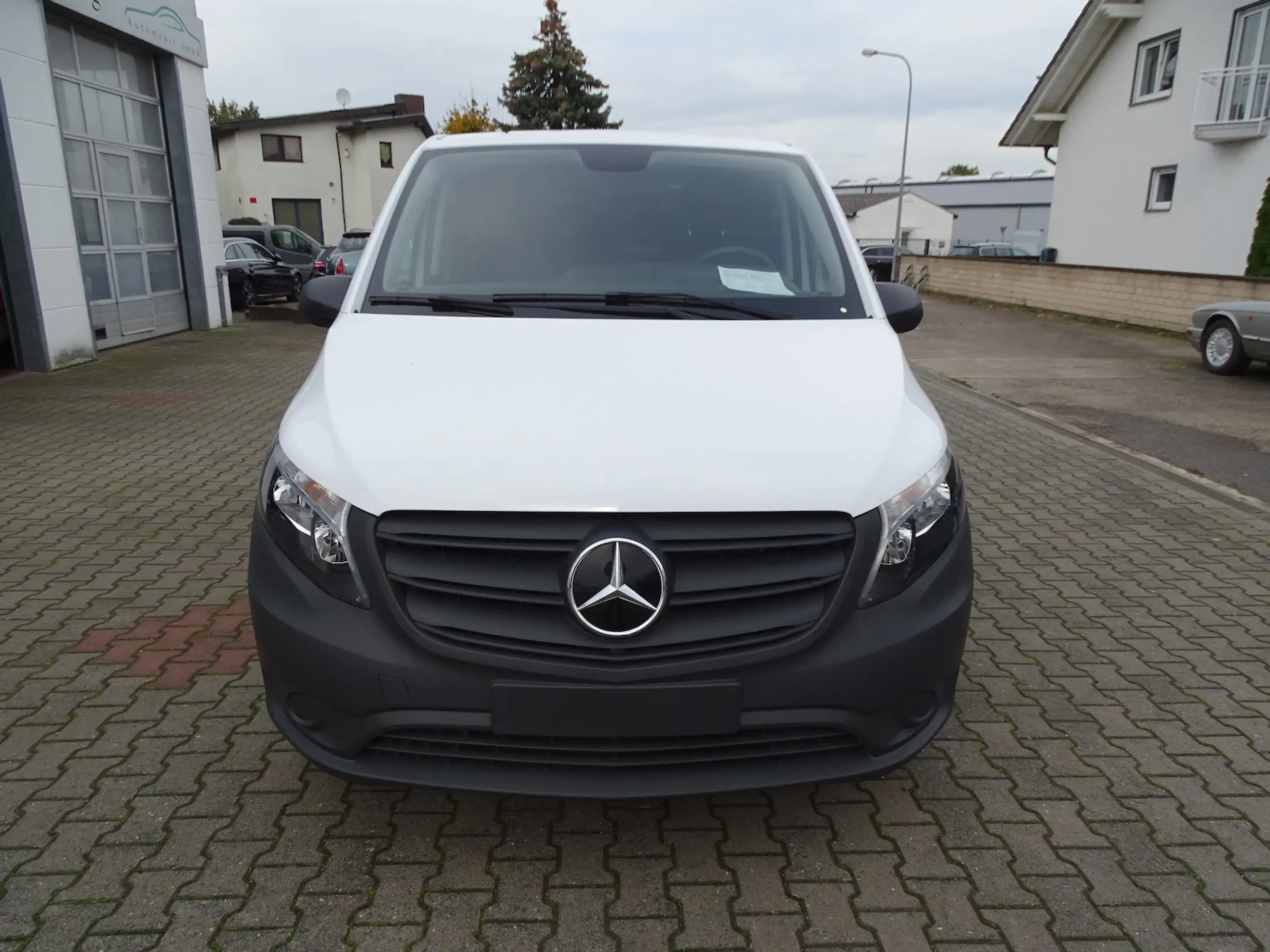 Mercedes-Benz - Vito