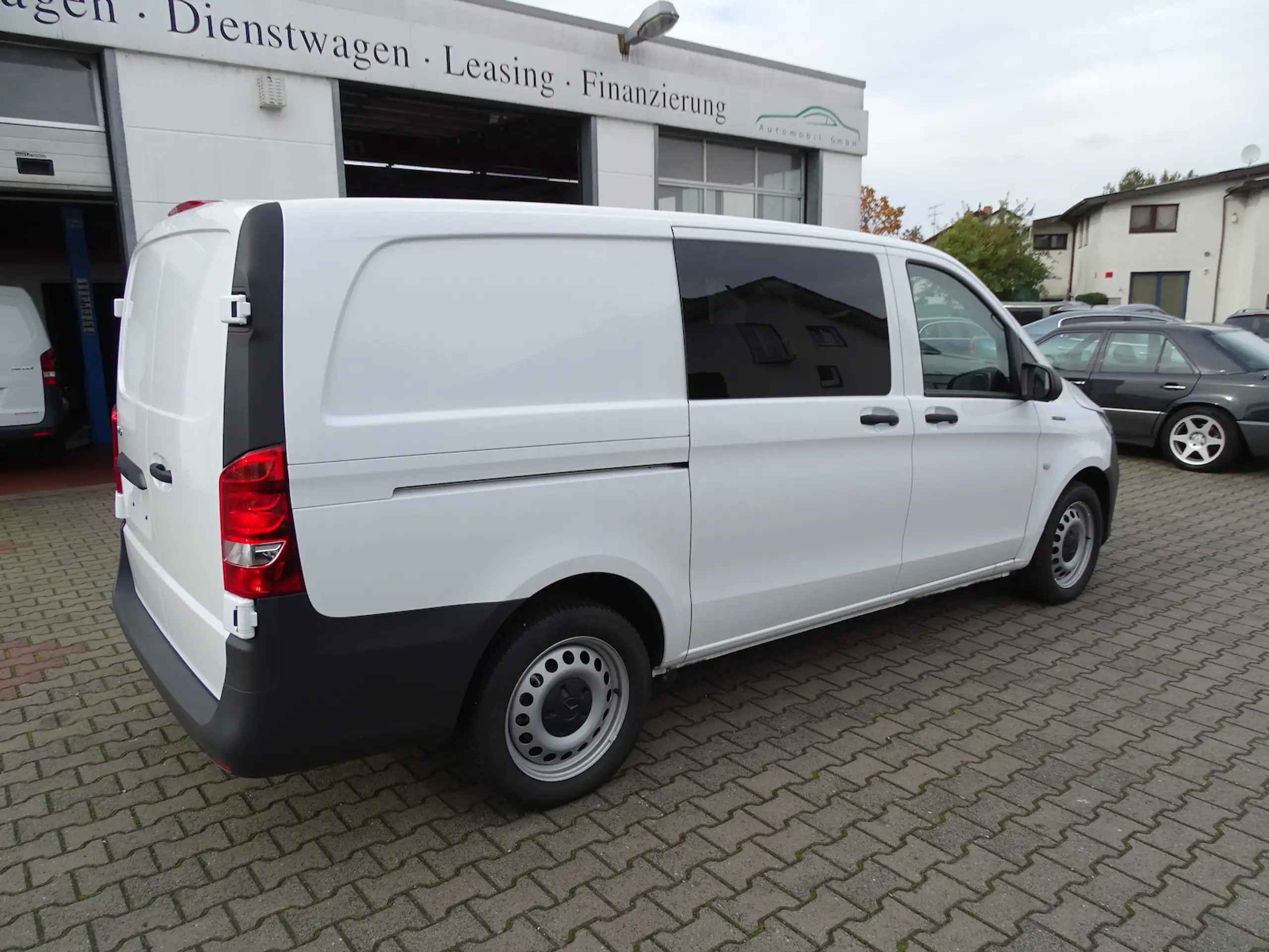 Mercedes-Benz - Vito