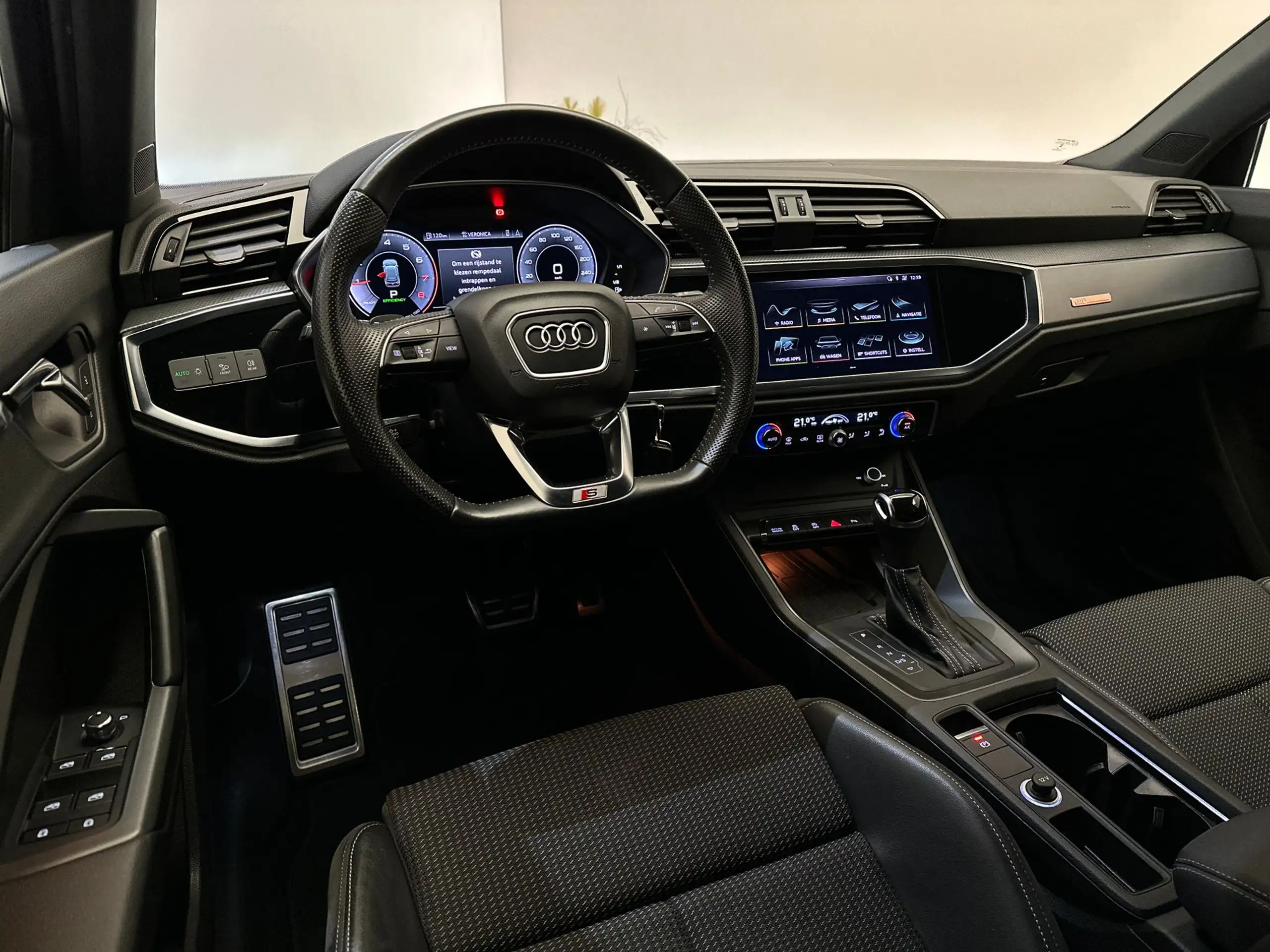 Audi - Q3