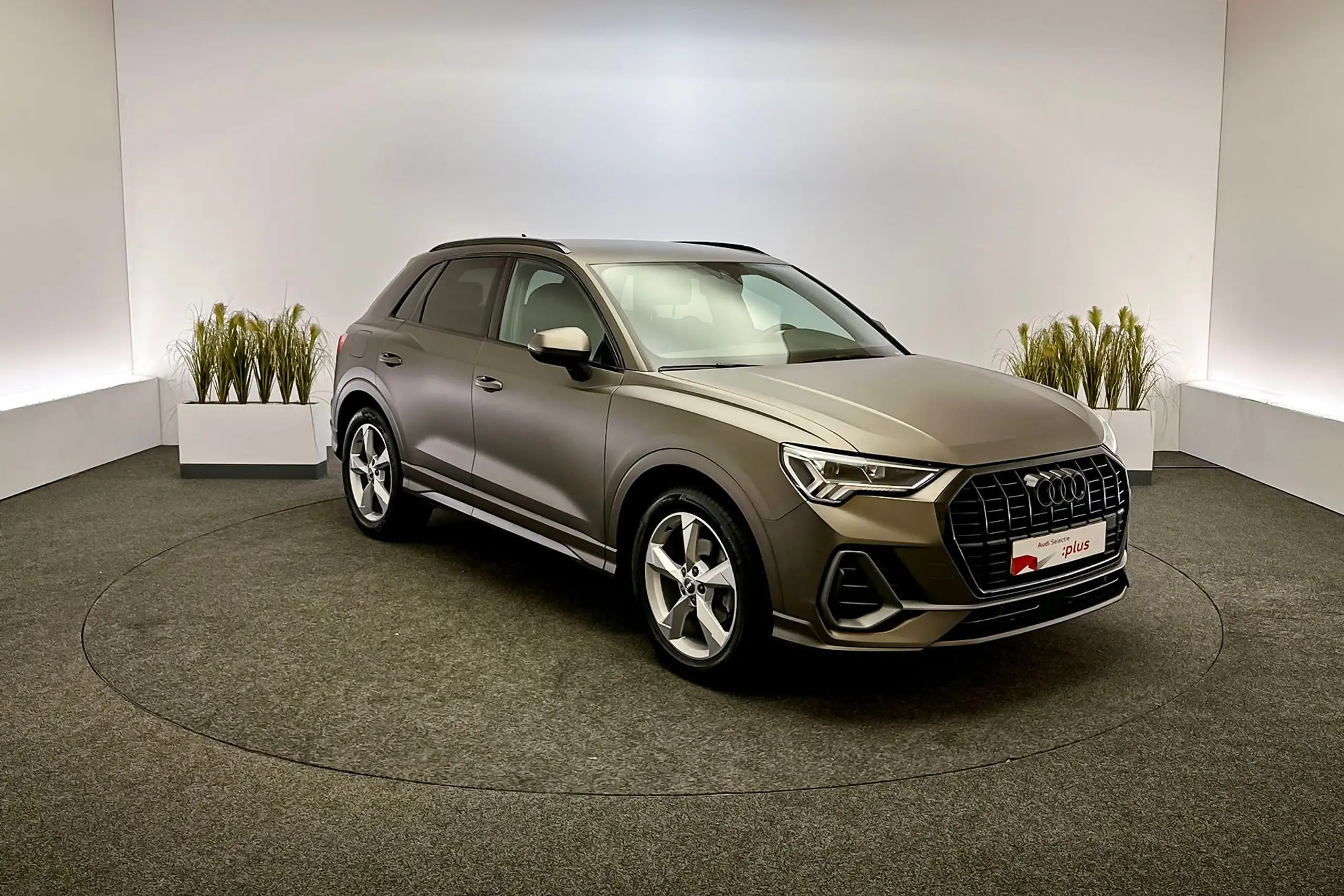 Audi - Q3