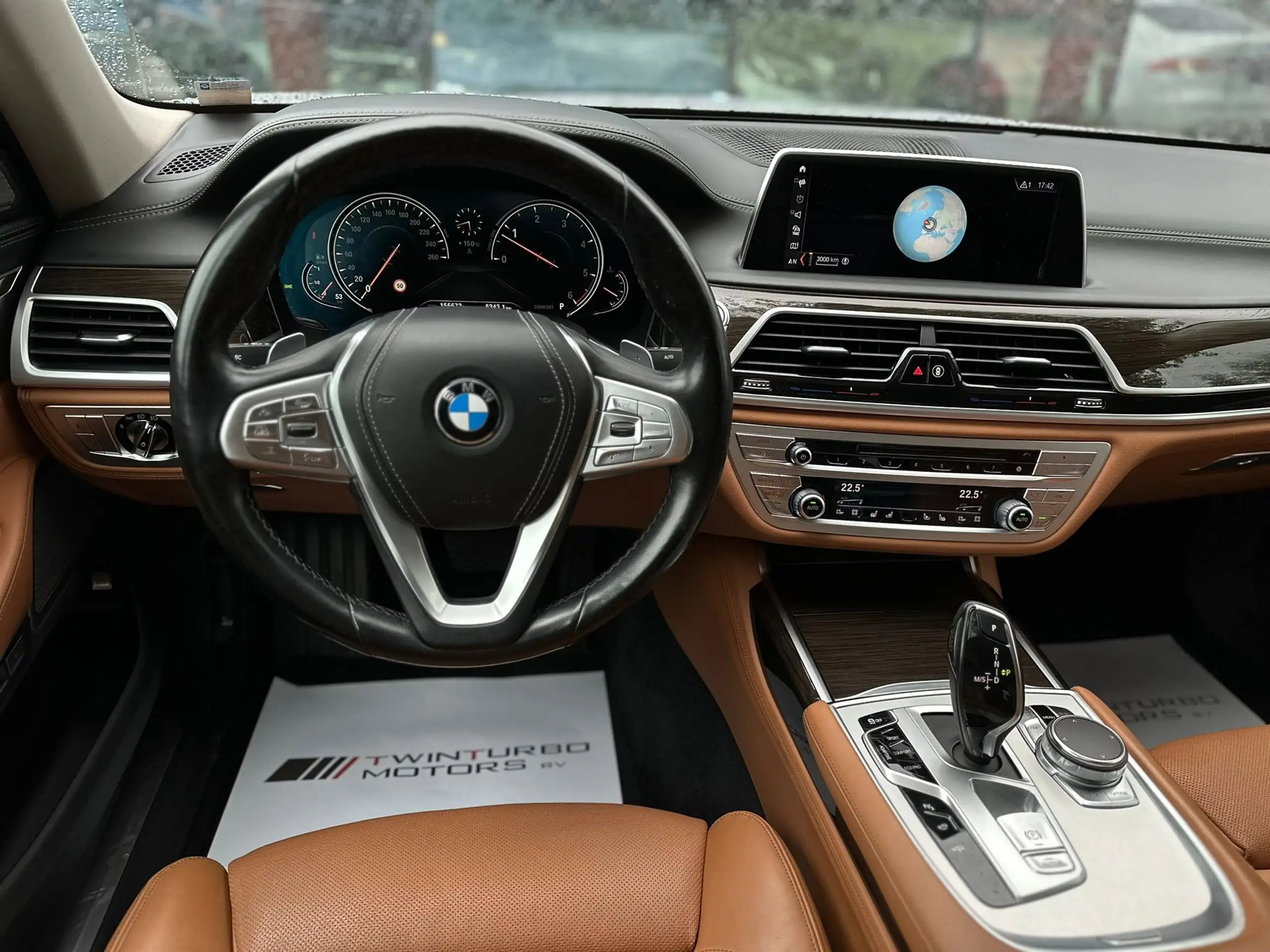 BMW - 740