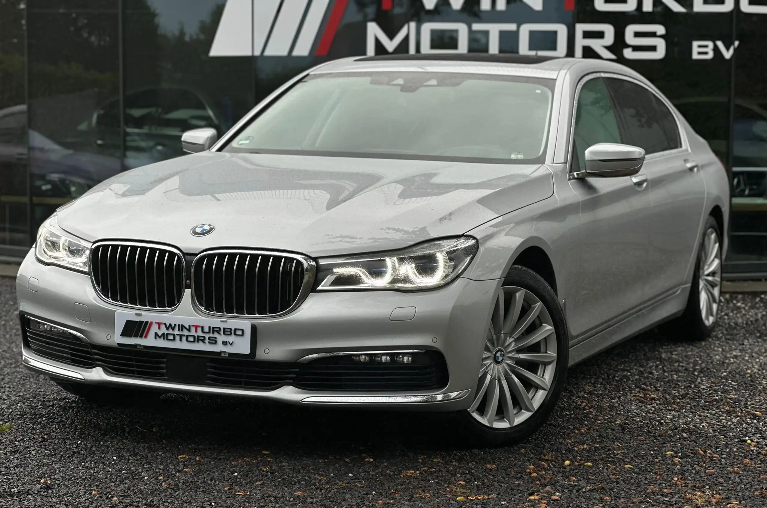 BMW 740 2017