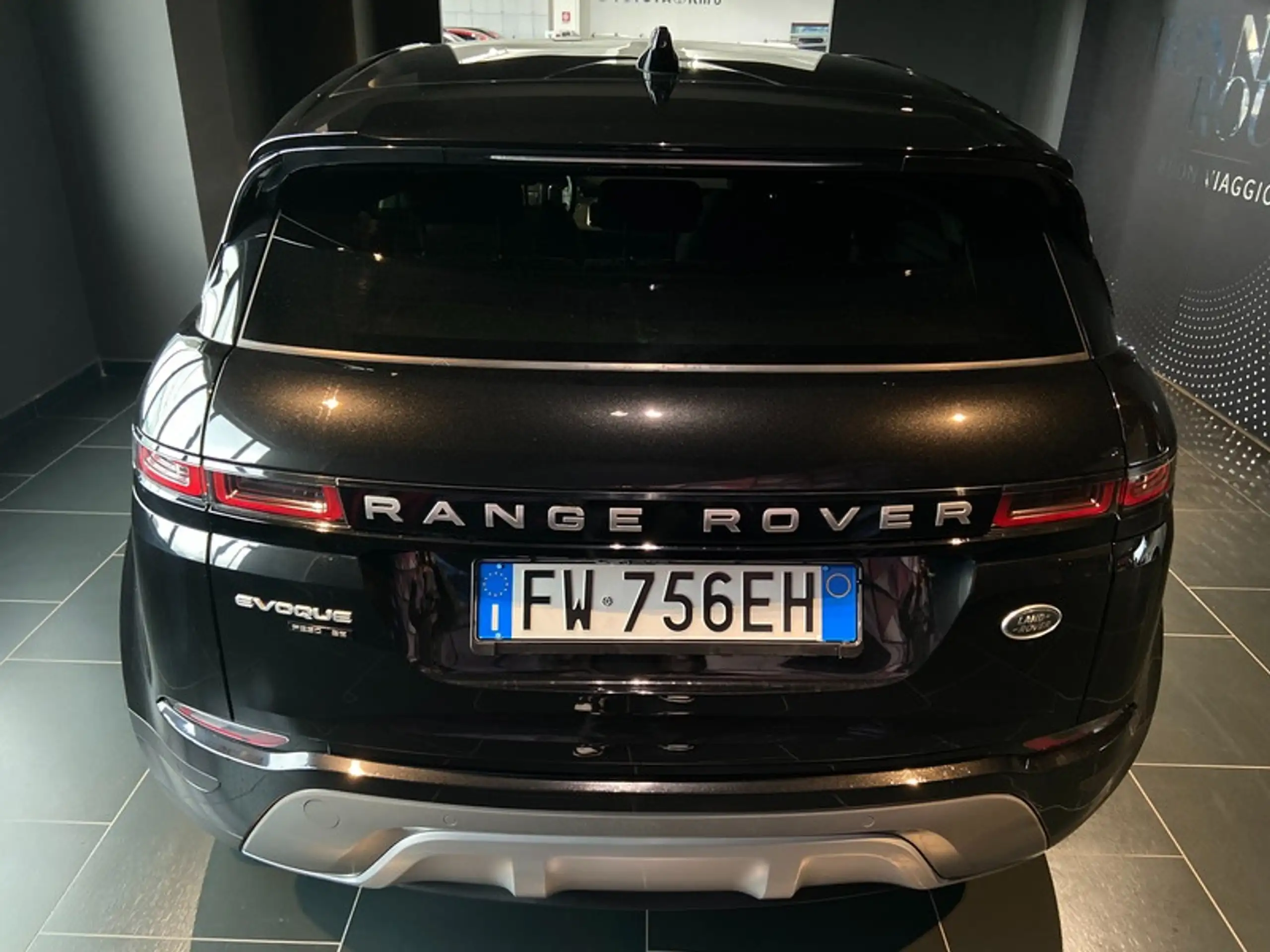 Land Rover - Range Rover Evoque