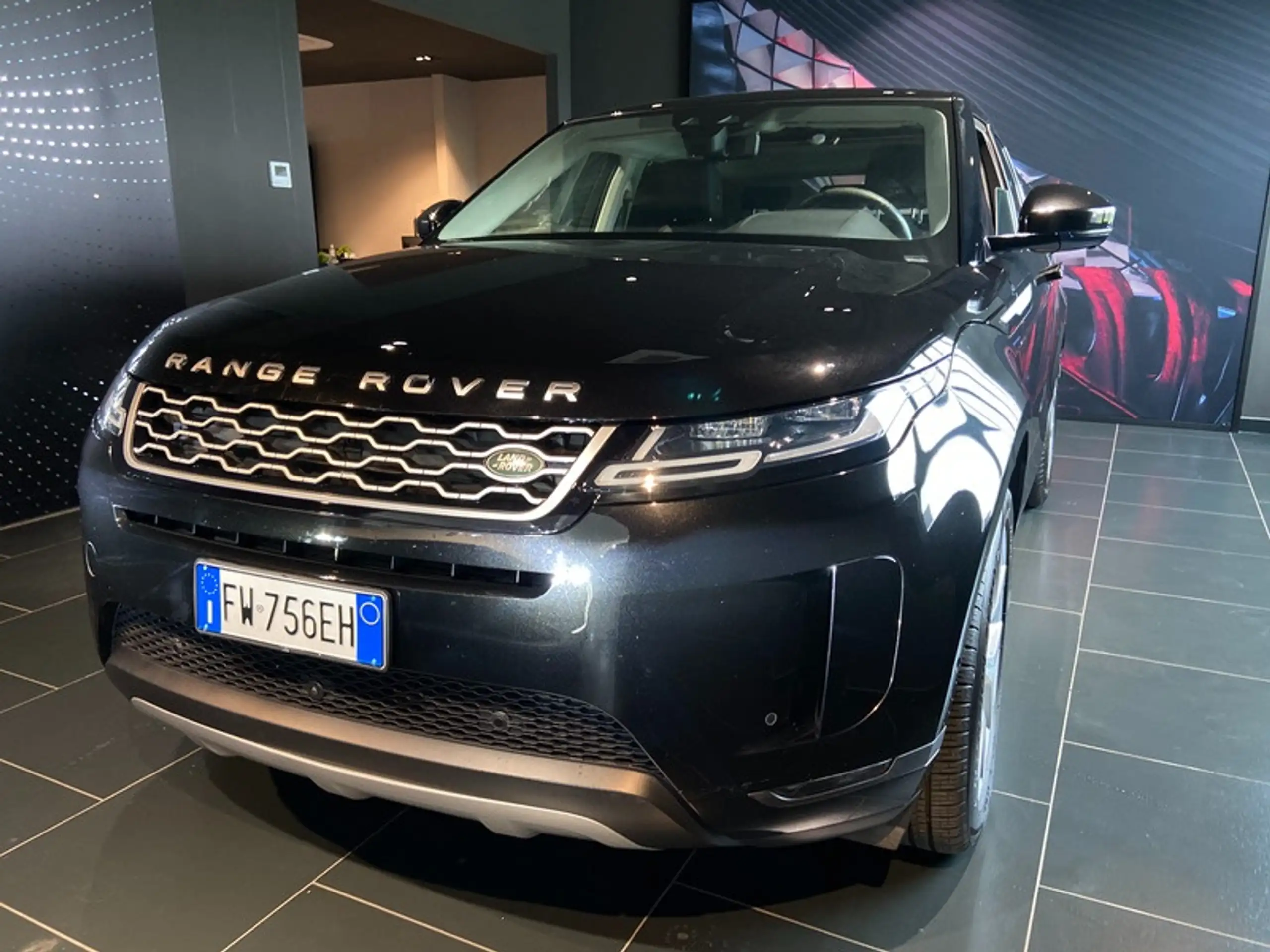 Land Rover - Range Rover Evoque