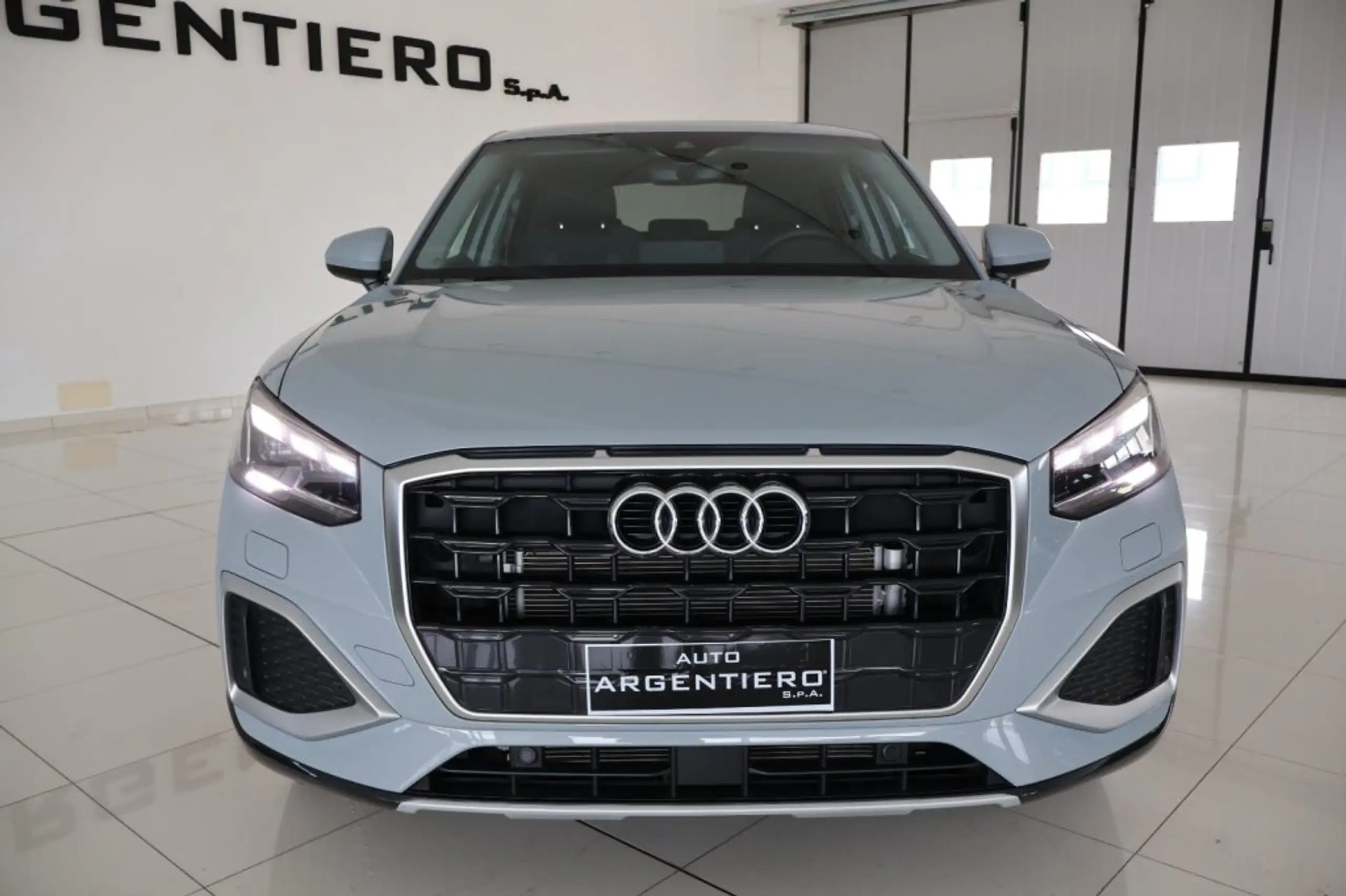 Audi - Q2