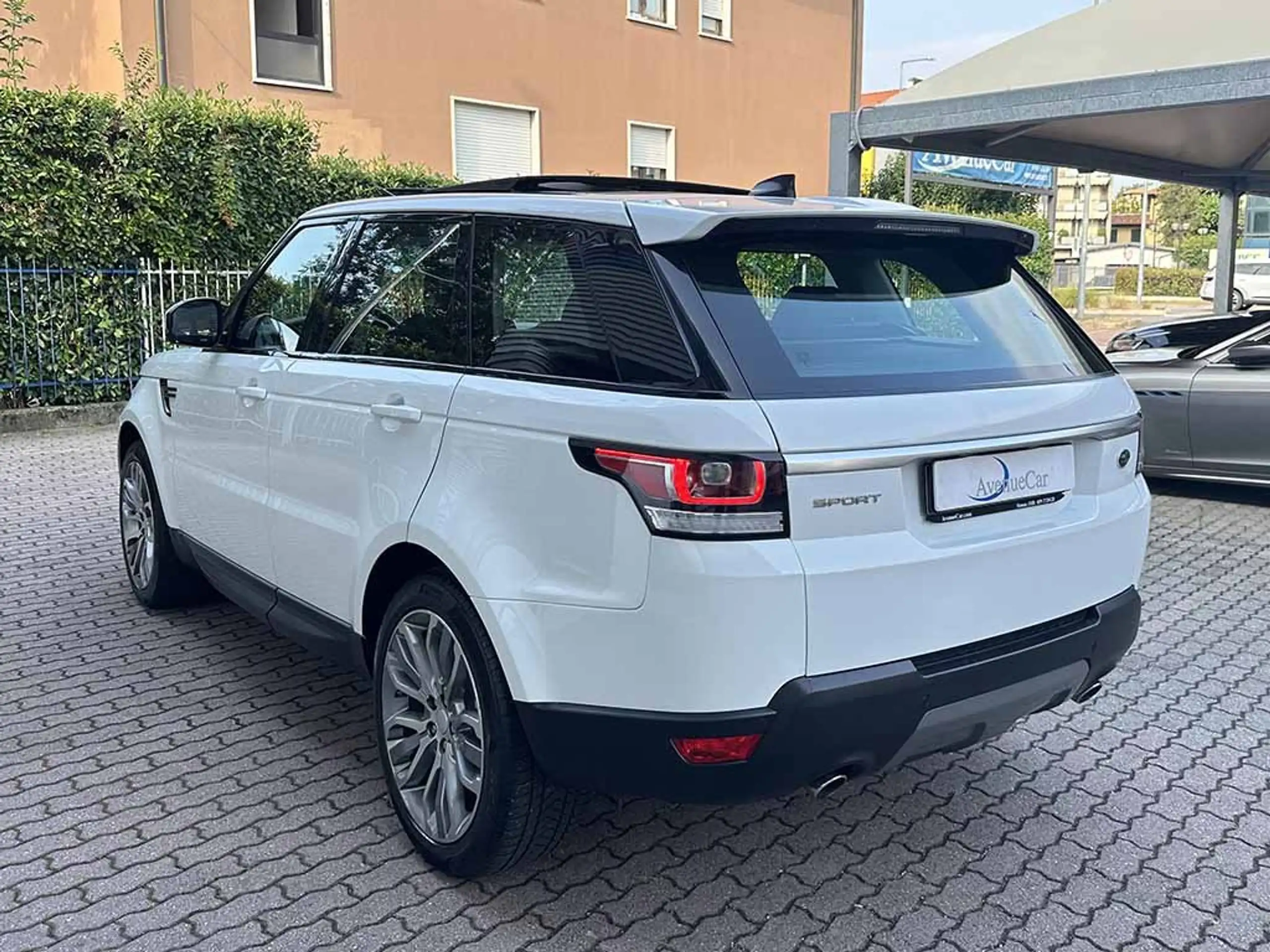 Land Rover - Range Rover Sport