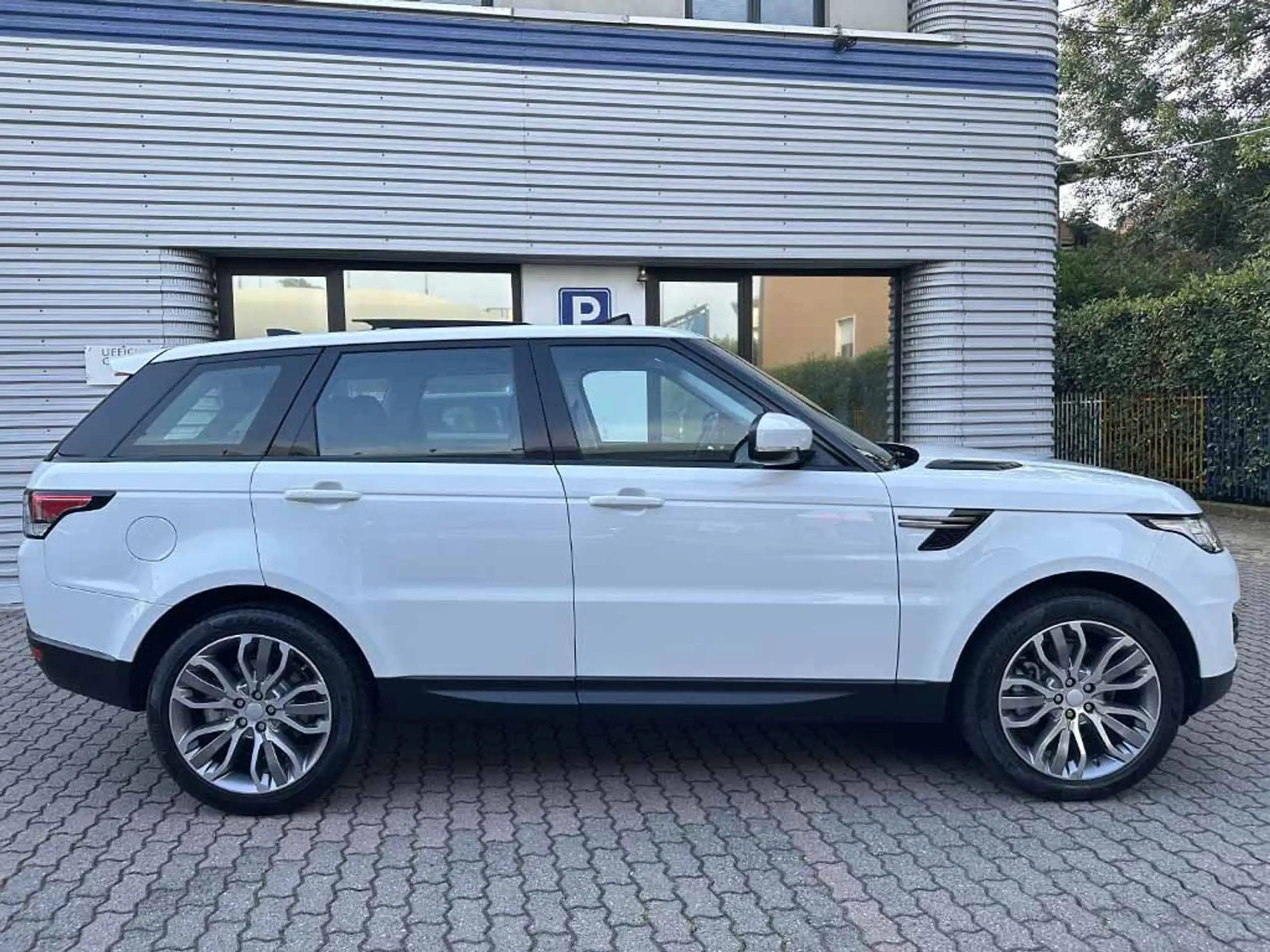 Land Rover - Range Rover Sport