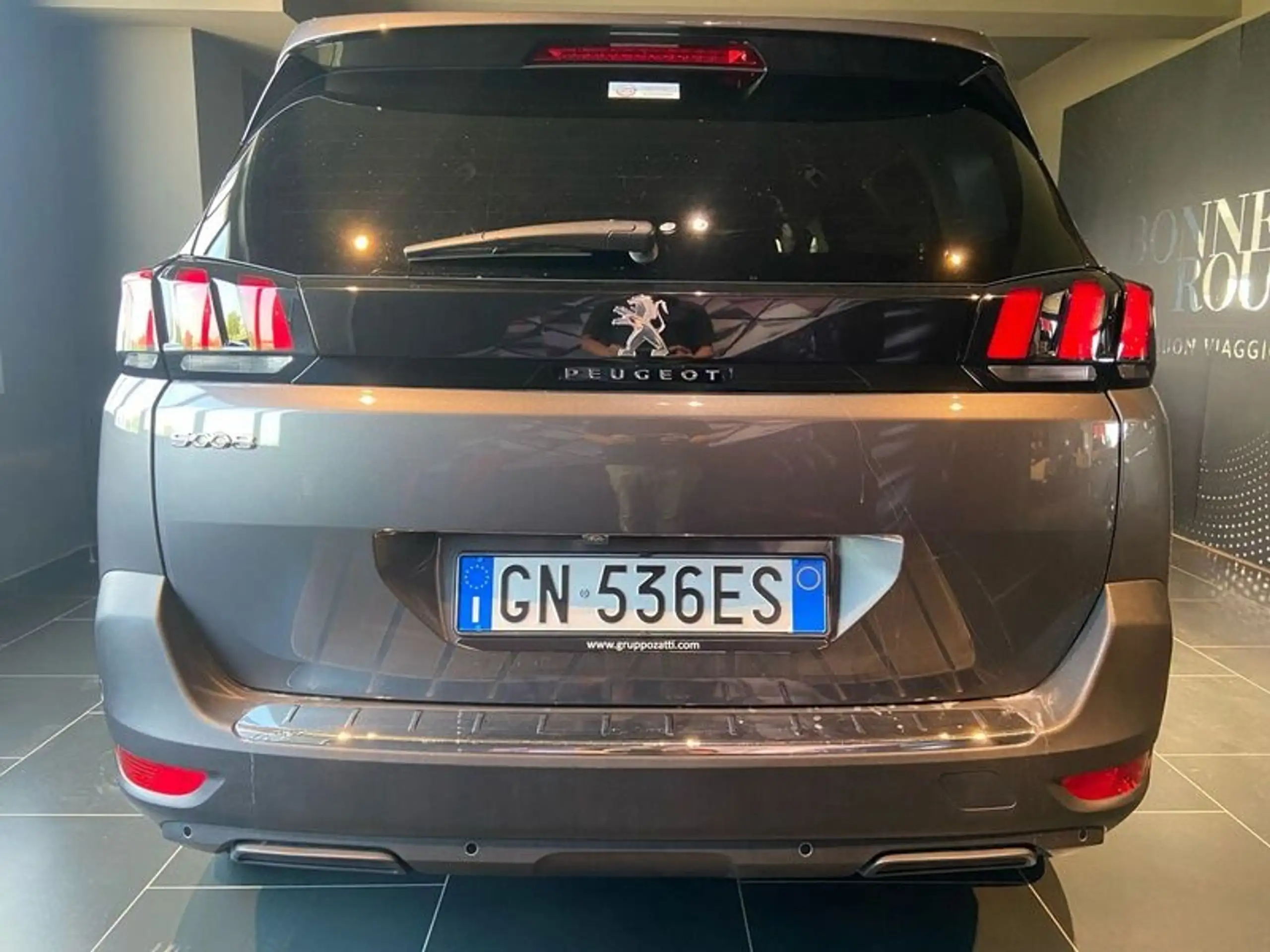 Peugeot - 5008