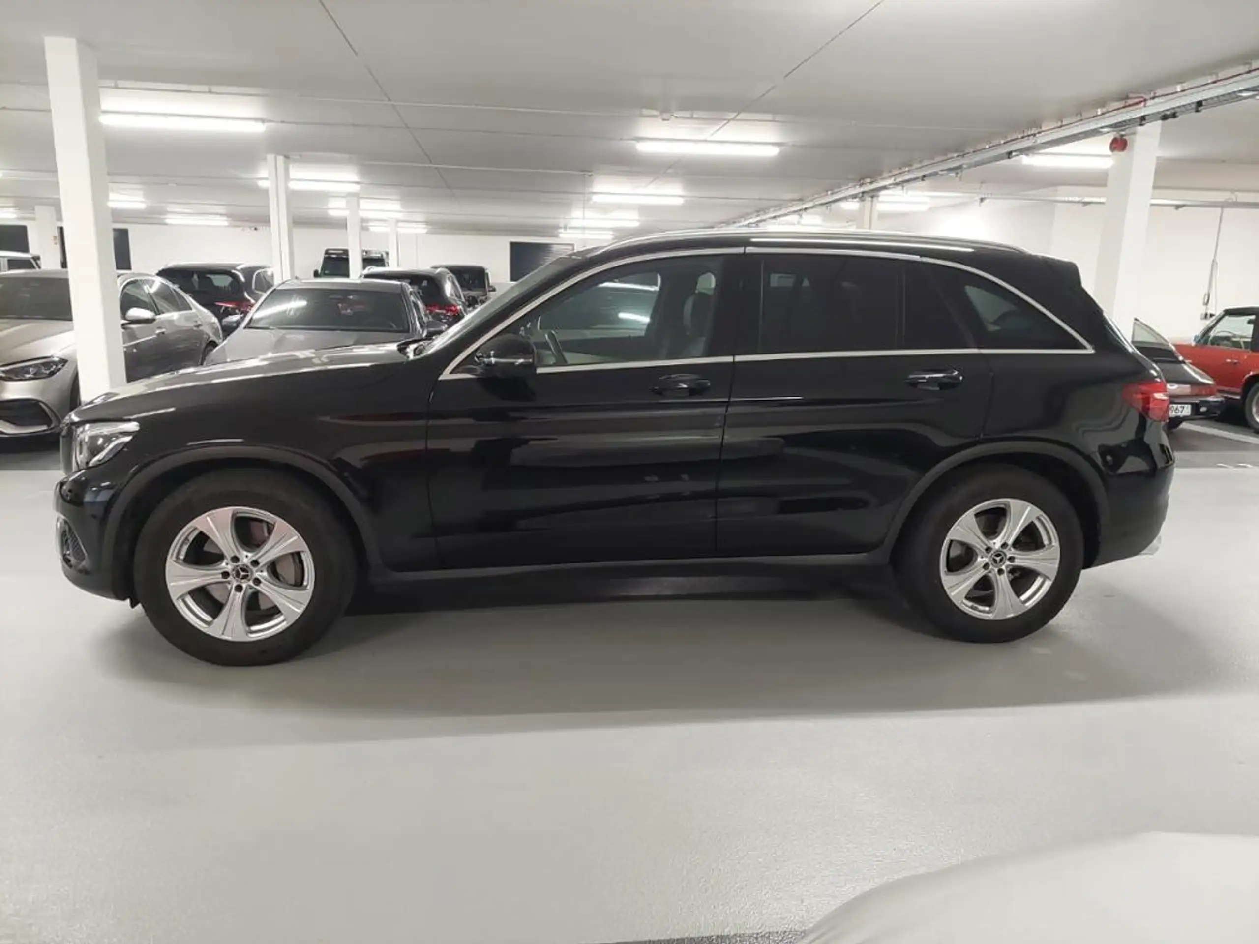 Mercedes-Benz - GLC 250