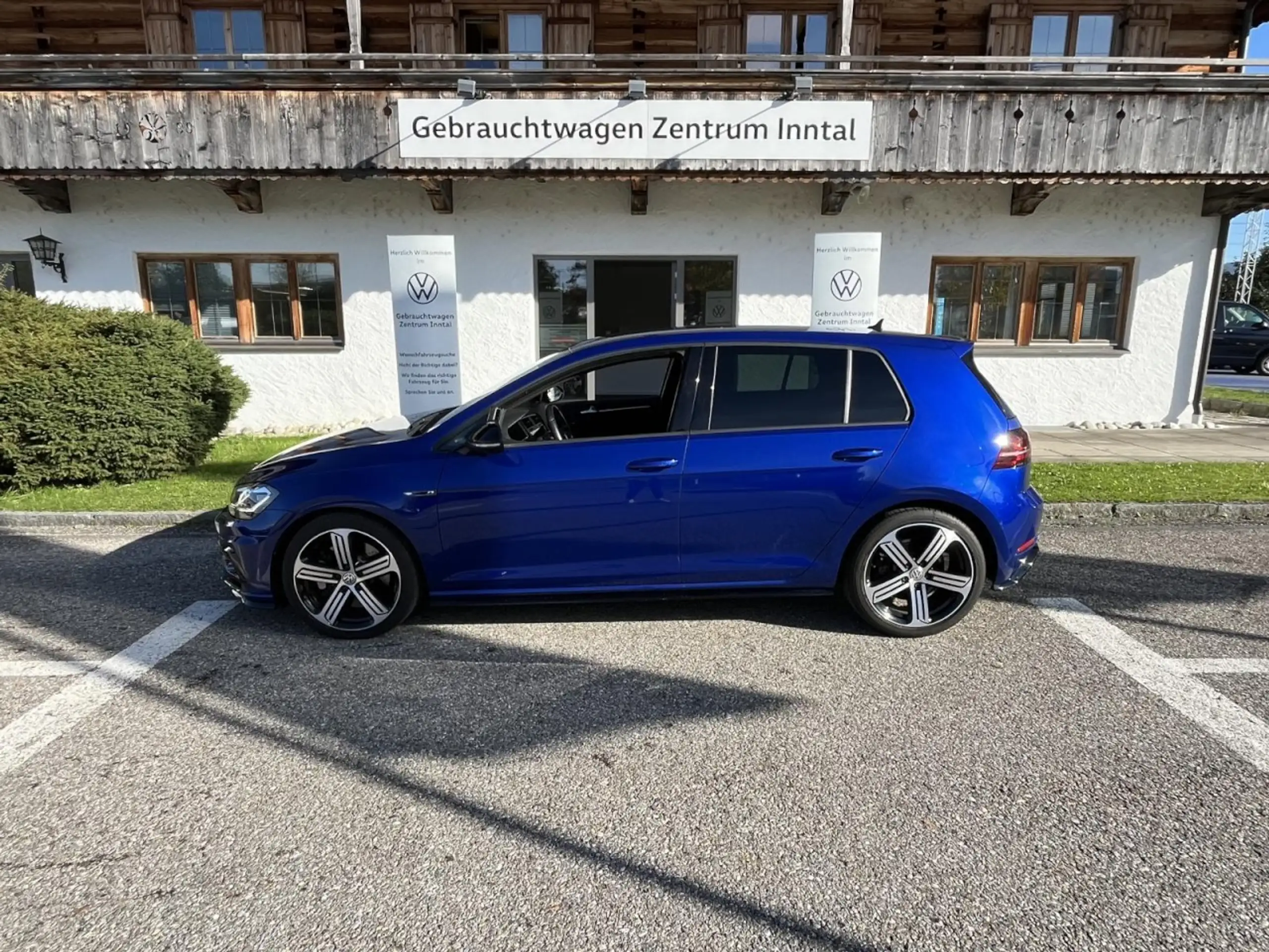 Volkswagen - Golf R