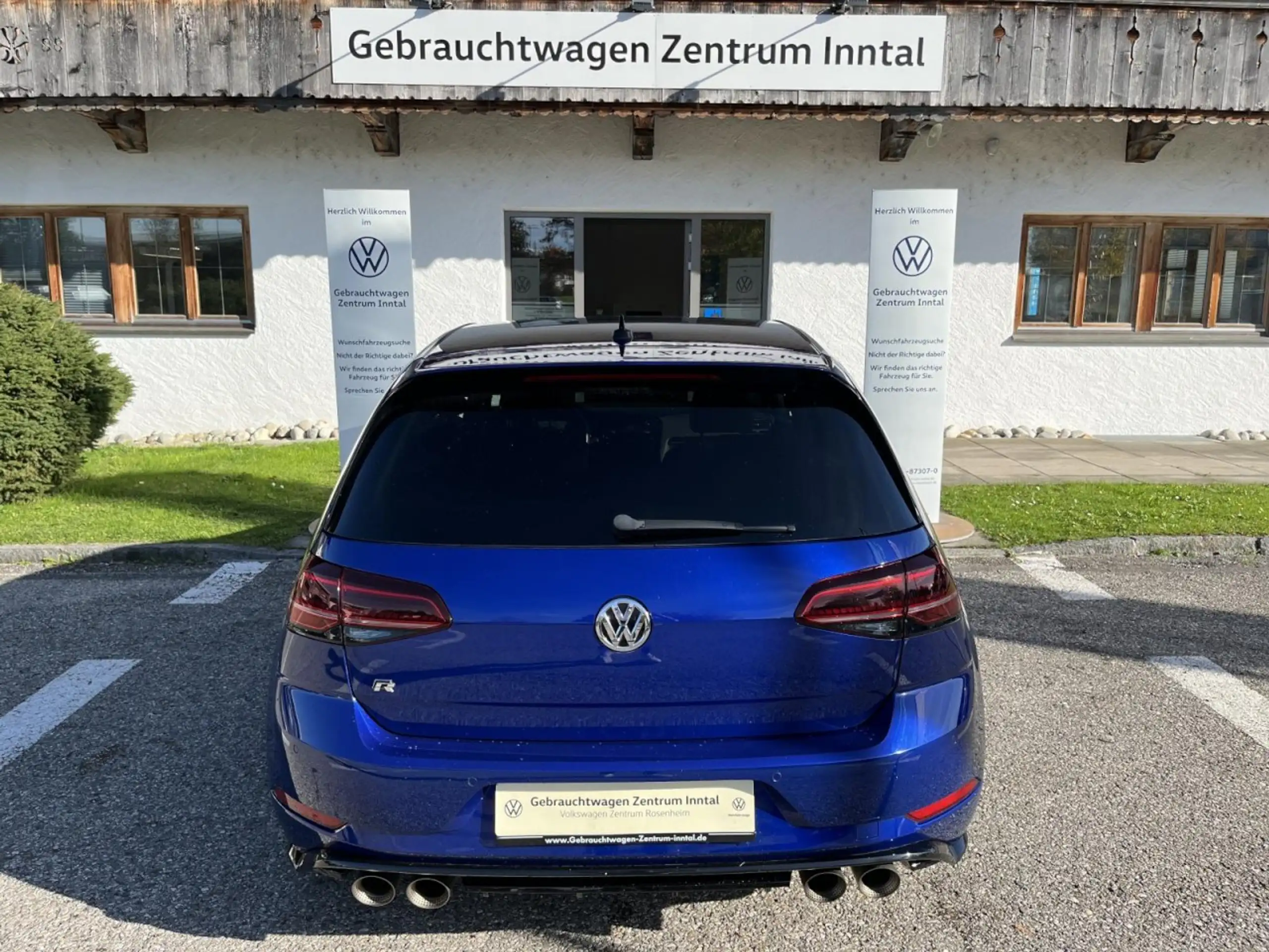 Volkswagen - Golf R