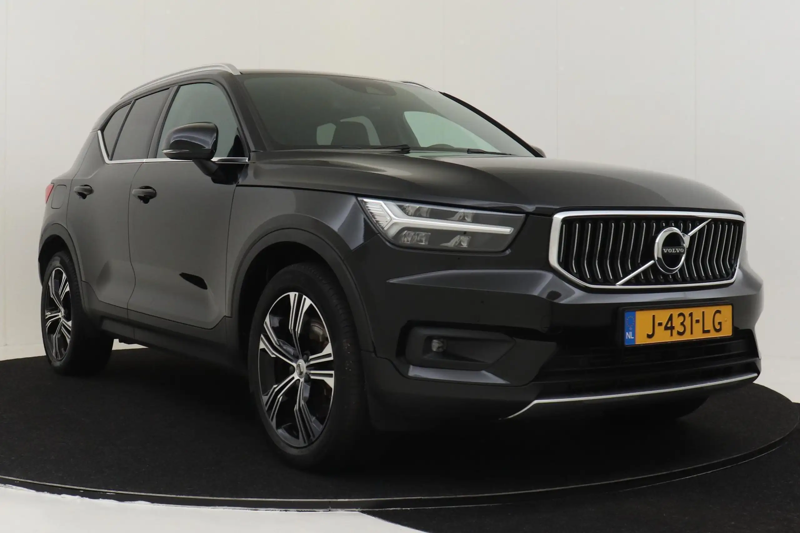 Volvo - XC40