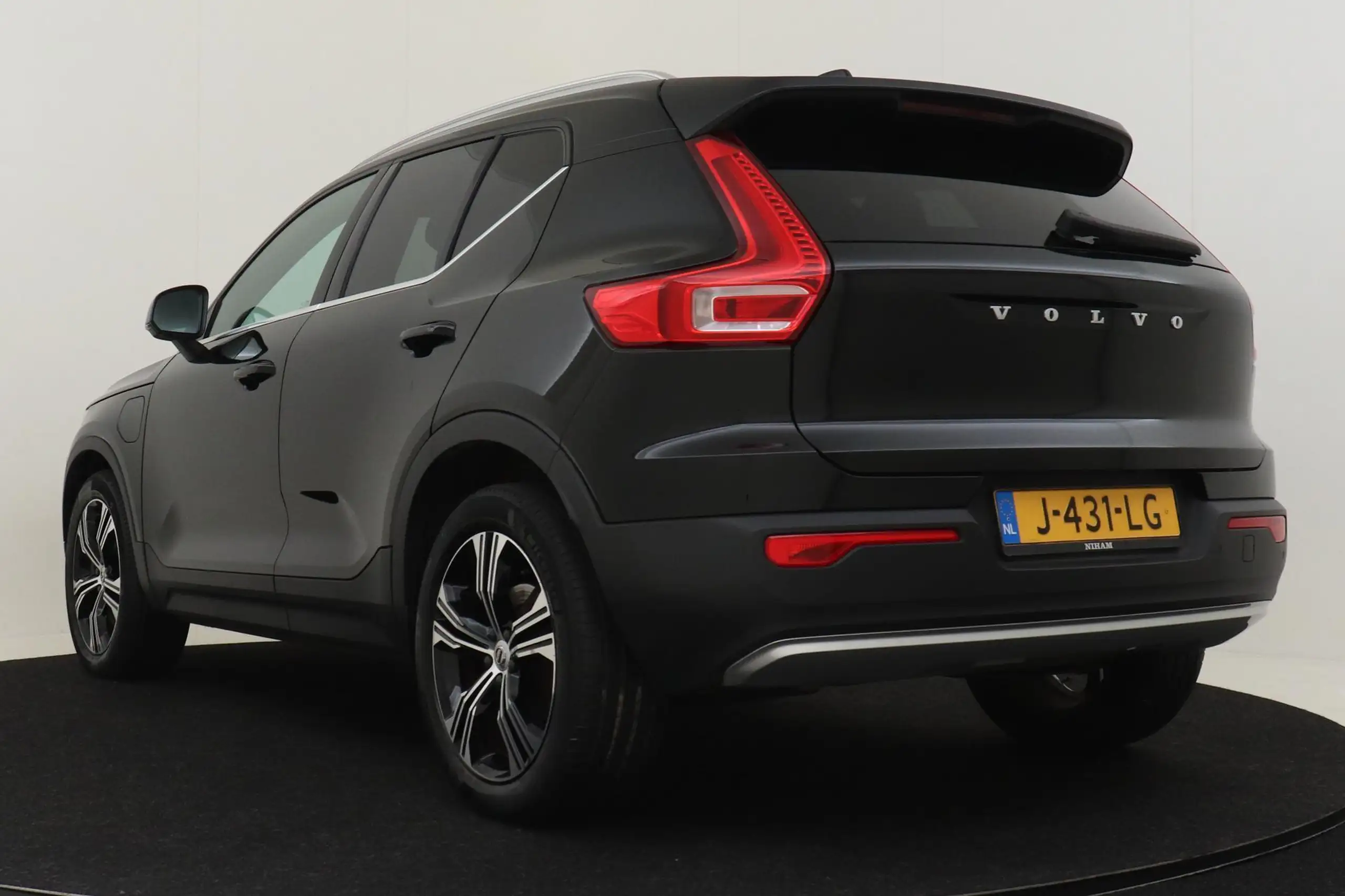 Volvo - XC40