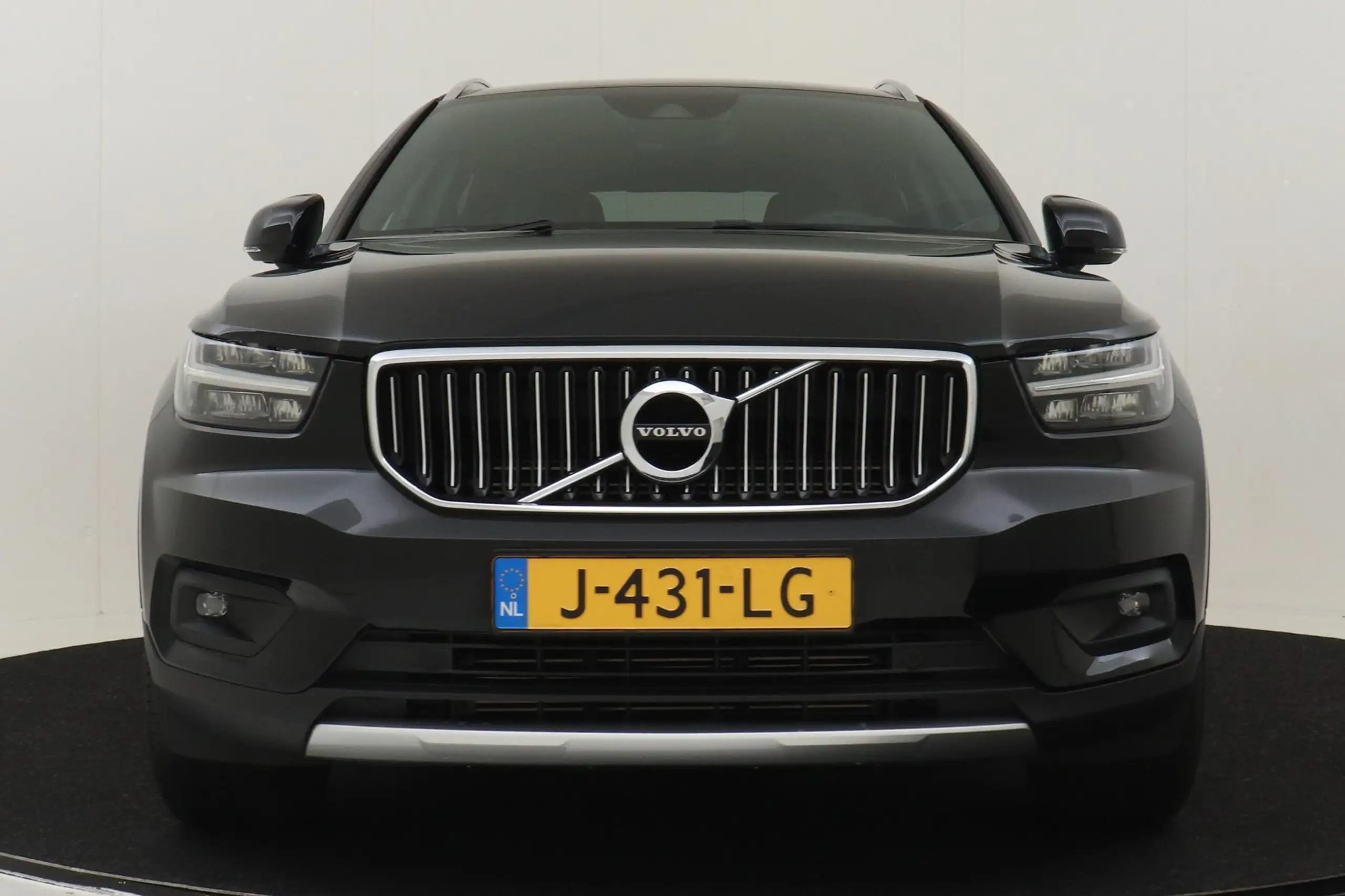 Volvo - XC40