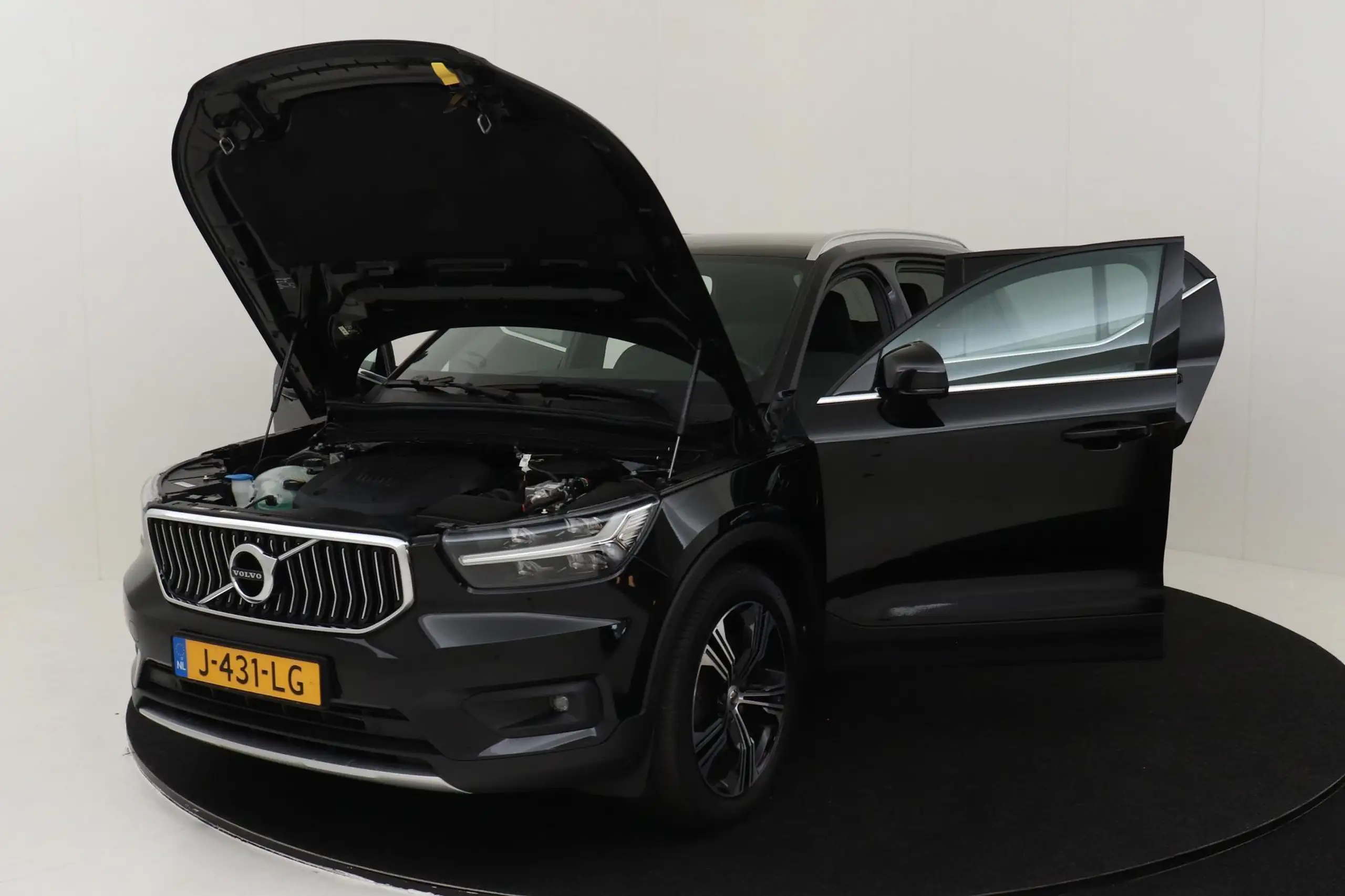 Volvo - XC40